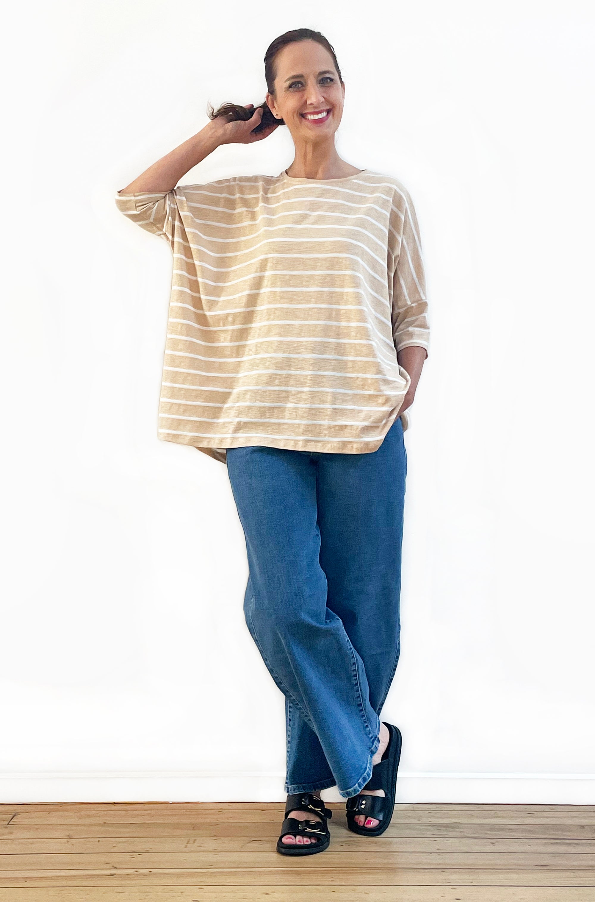 COTTON SHORT SLEEVE CURVED HEM BOX TOP WHEAT STRIPE