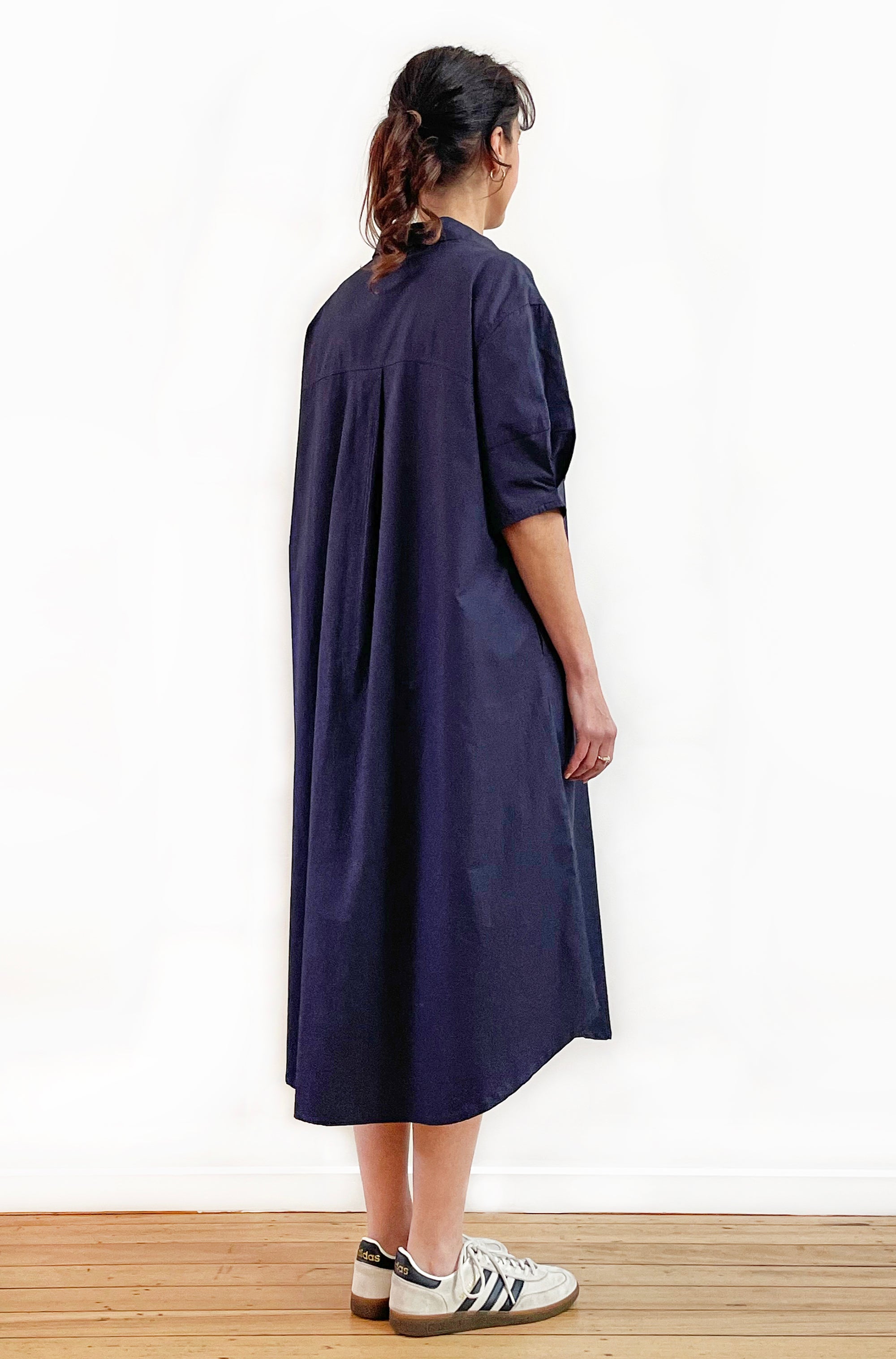 COTTON SHORT SLEEVE CURVED YOKE SHIRT DRESS NAVY