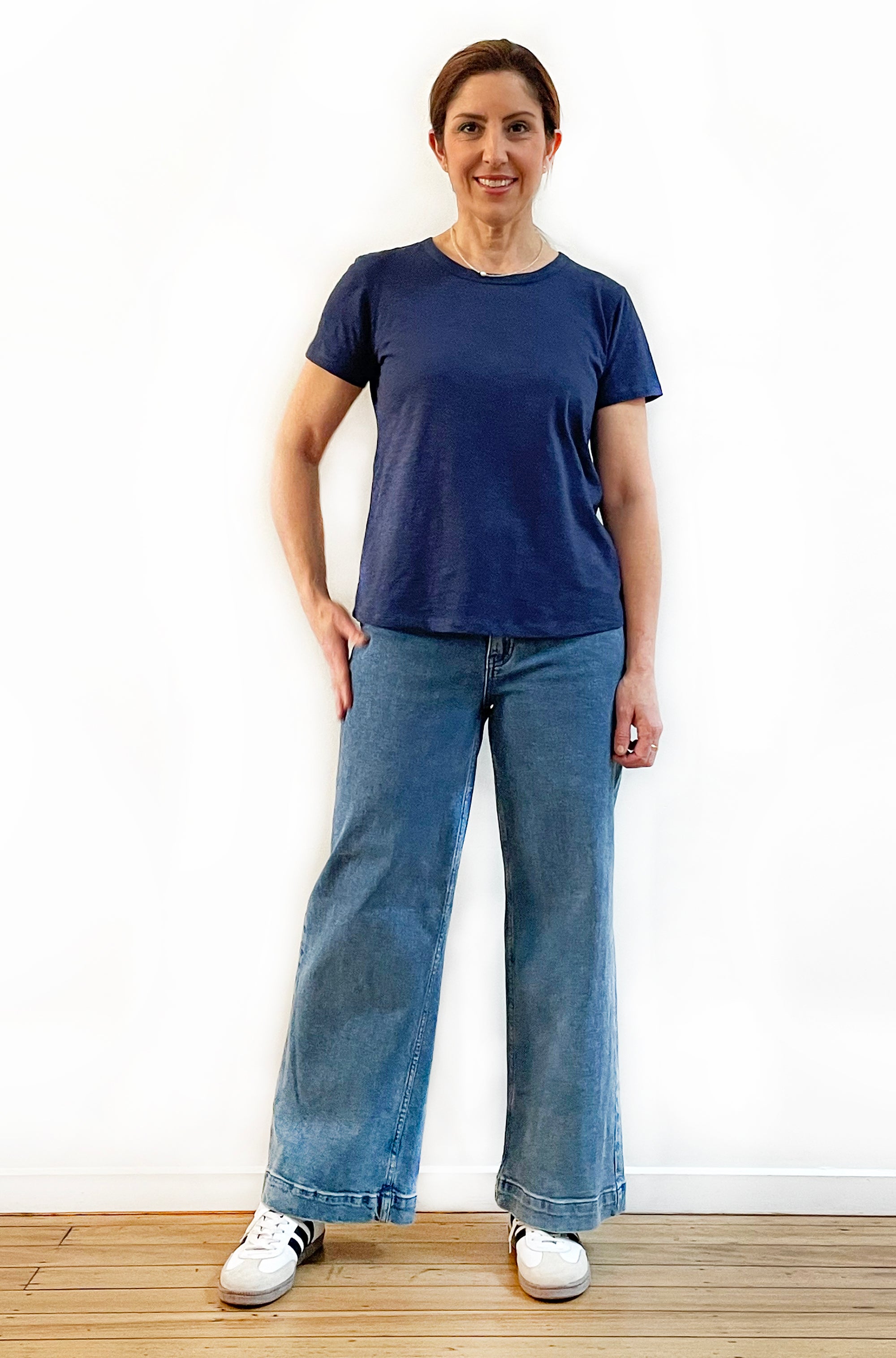 100% COTTON SHORT SLEEVE FITTED TEE NAVY