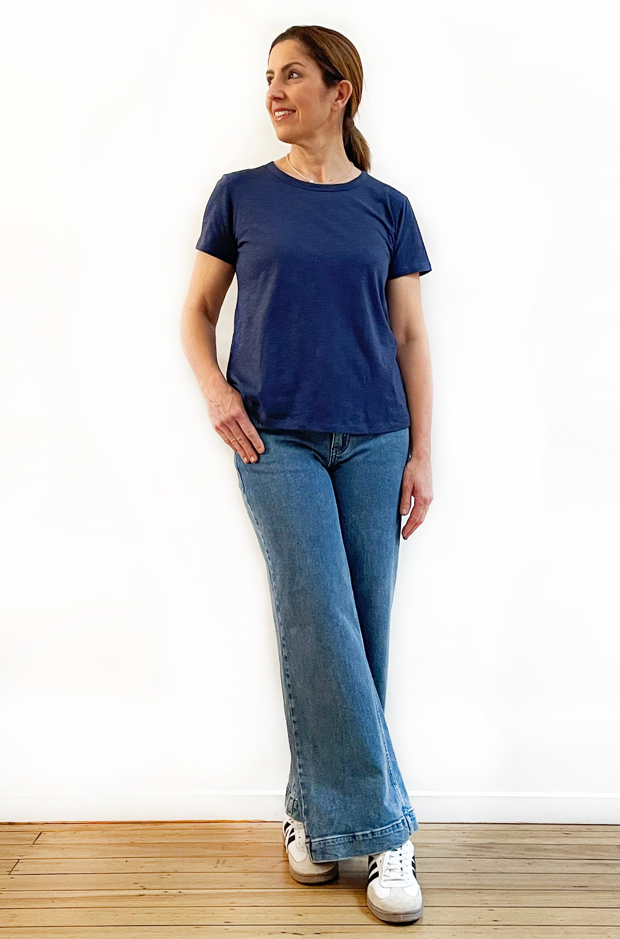 100% COTTON SHORT SLEEVE FITTED TEE NAVY