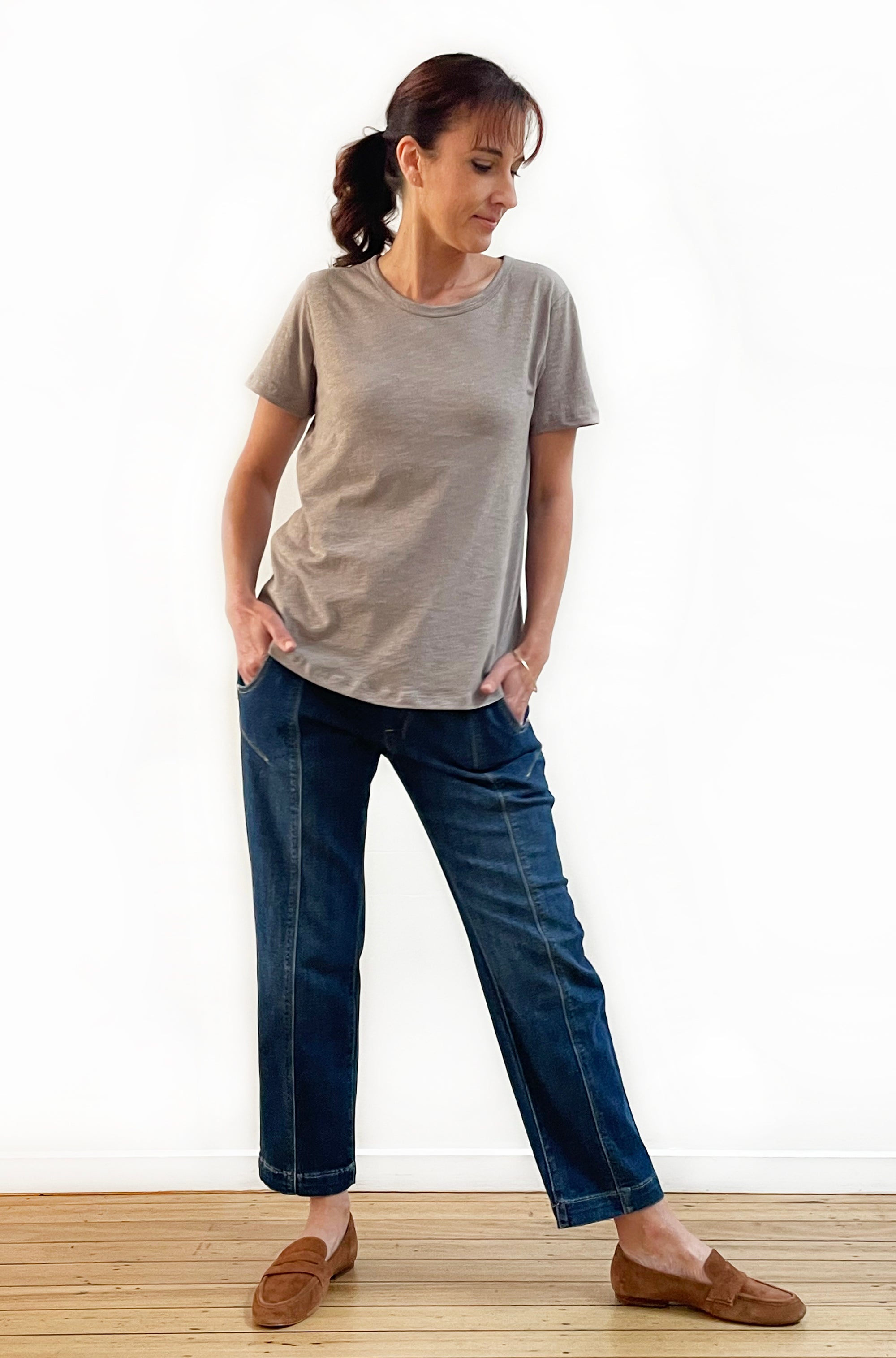 100% COTTON SHORT SLEEVE FITTED TEE TAUPE