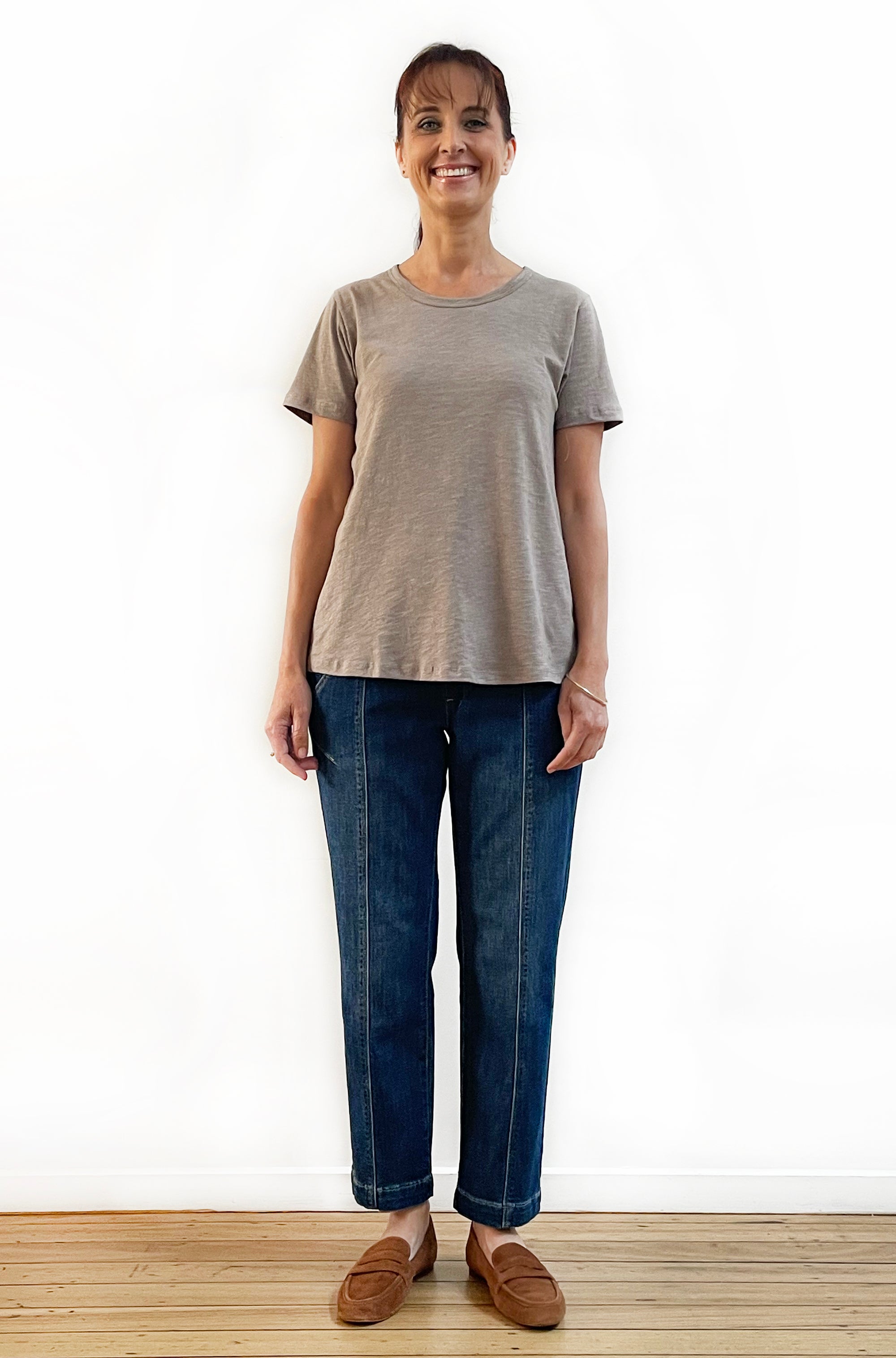 100% COTTON SHORT SLEEVE FITTED TEE TAUPE