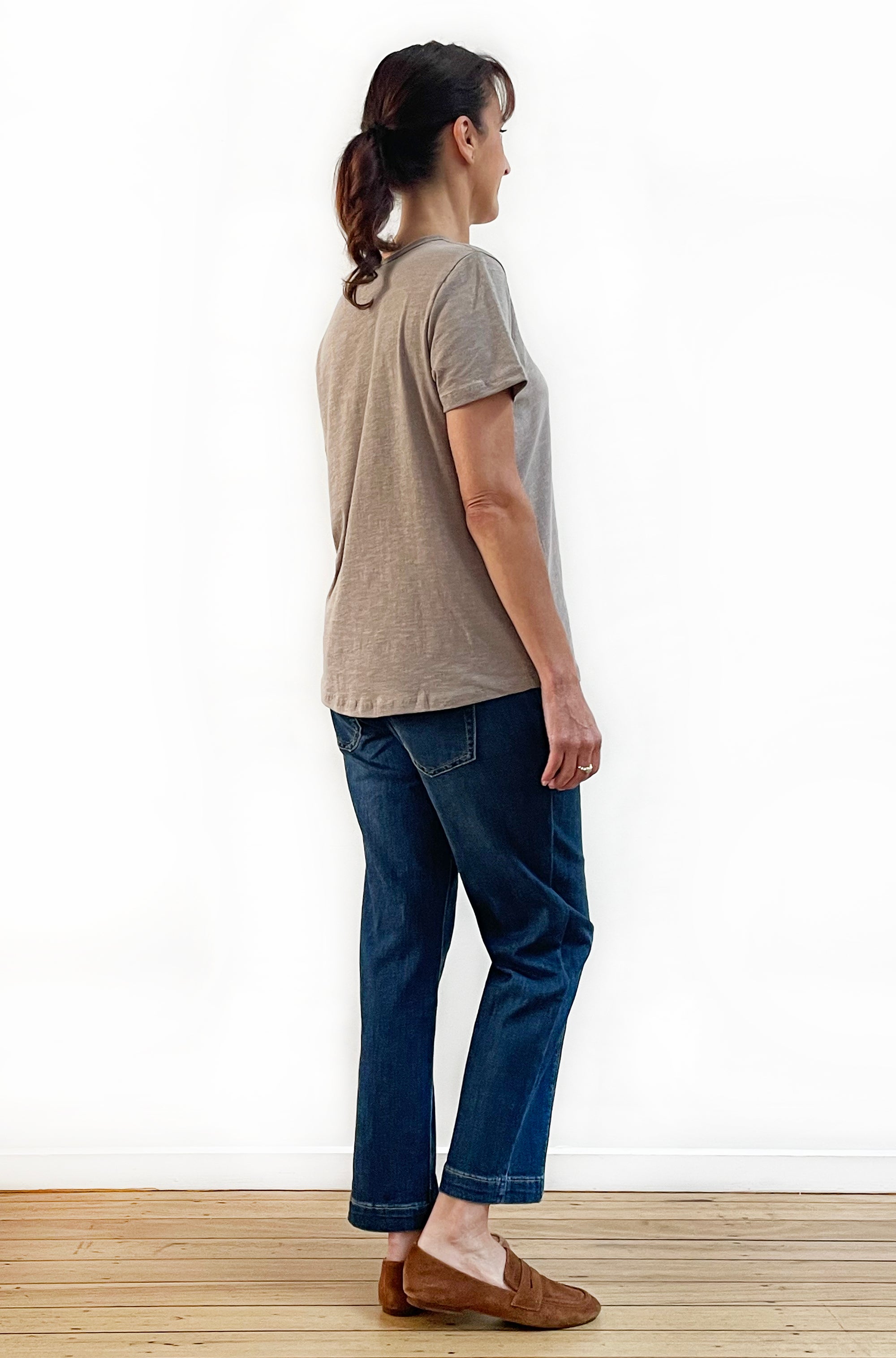 100% COTTON SHORT SLEEVE FITTED TEE TAUPE
