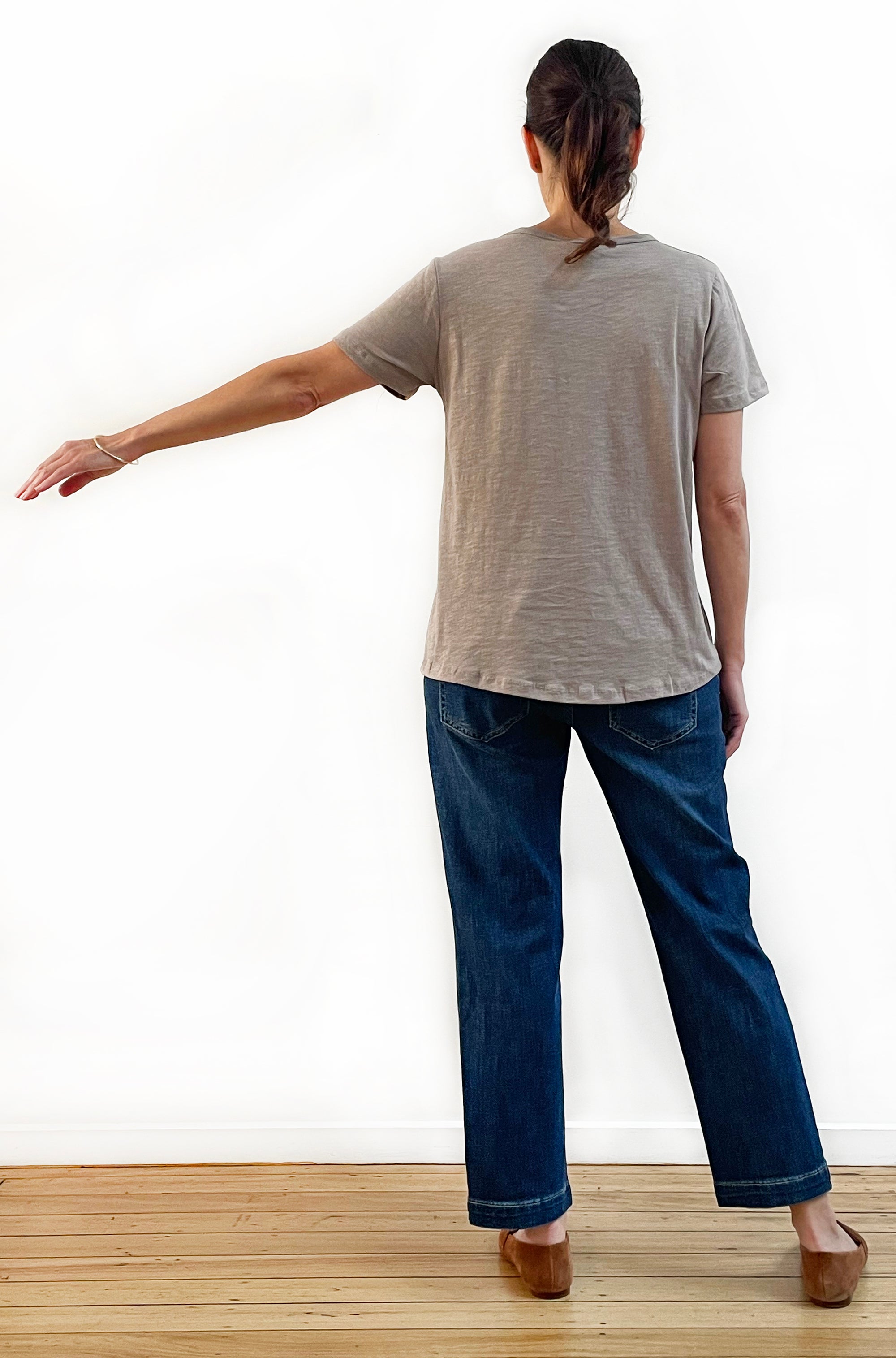 100% COTTON SHORT SLEEVE FITTED TEE TAUPE
