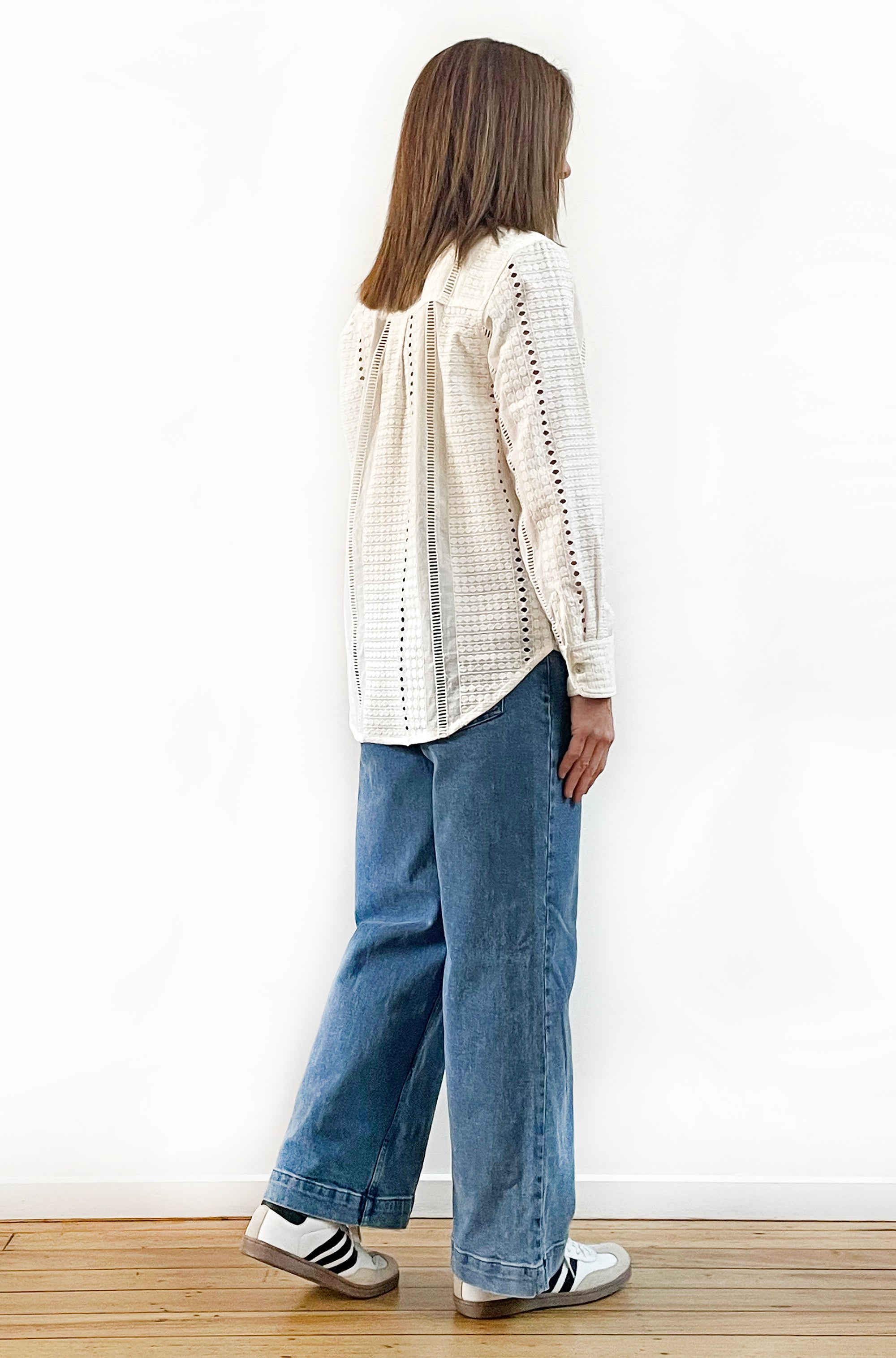 COTTON SLIM CUT BRODERIE SHIRT CREAM