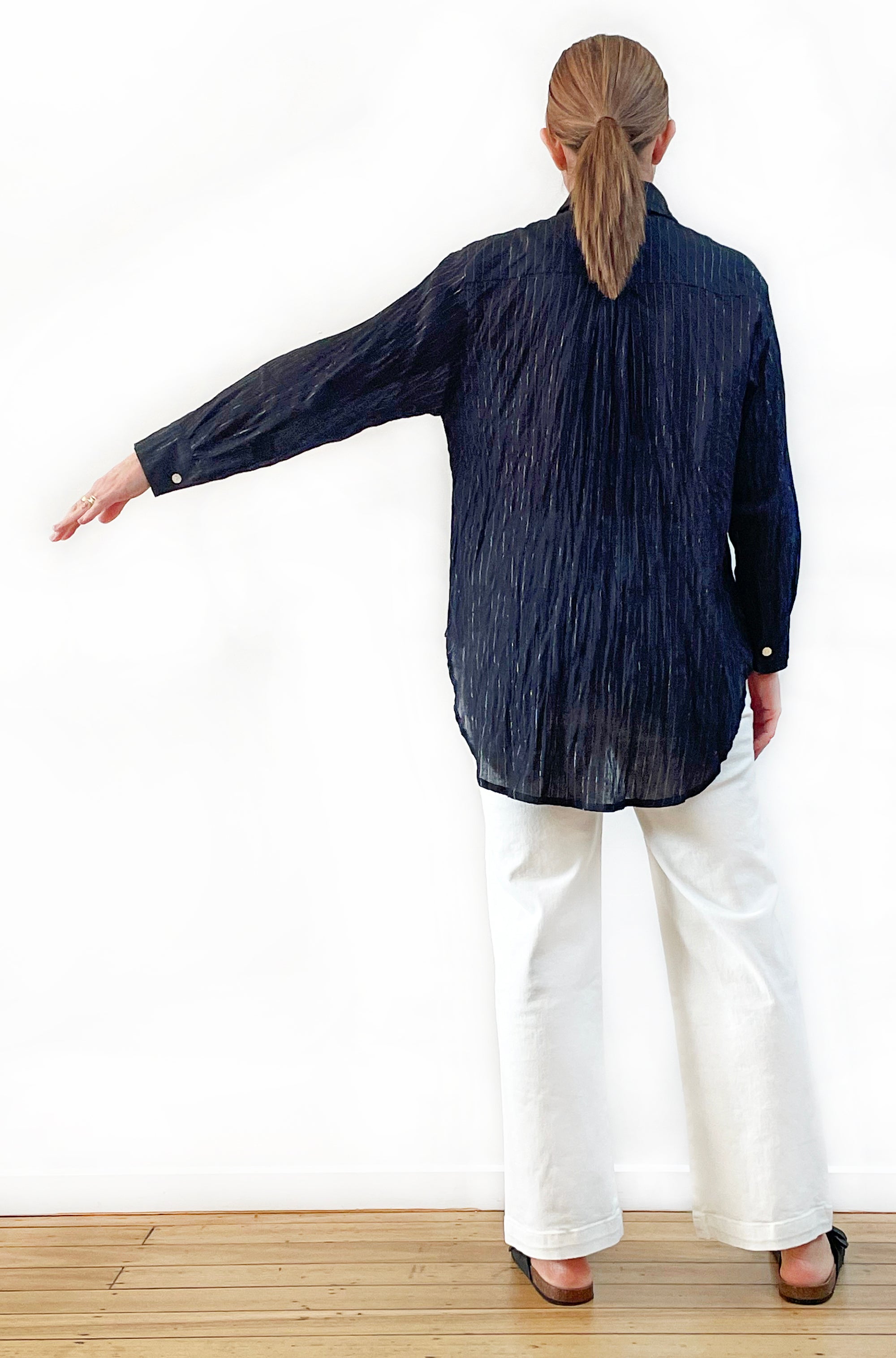 COTTON TWIST & GO SHIRT BLACK WITH SILVER STRIPE