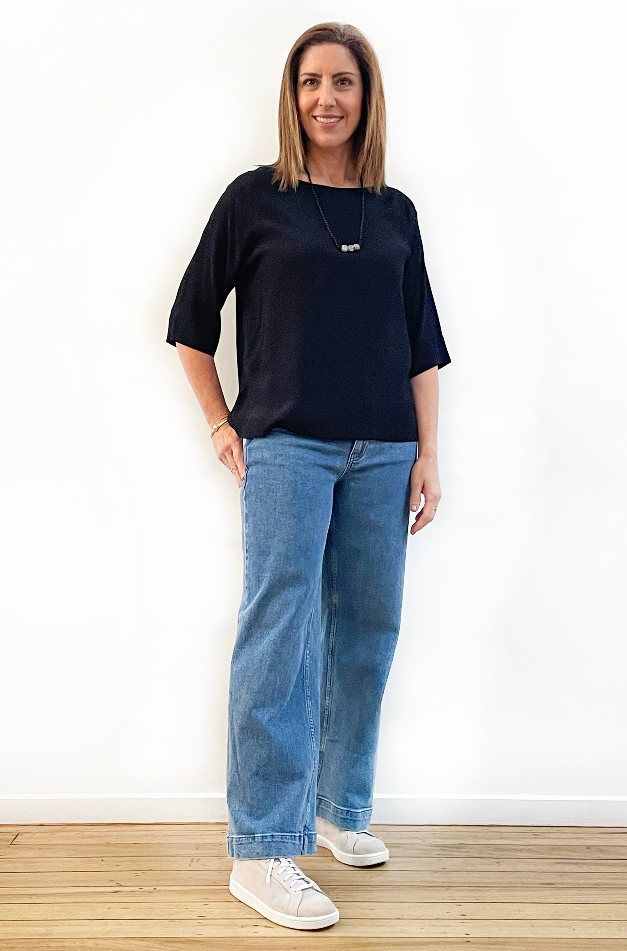VISCOSE FITTED SLEEVE TOP BLACK
