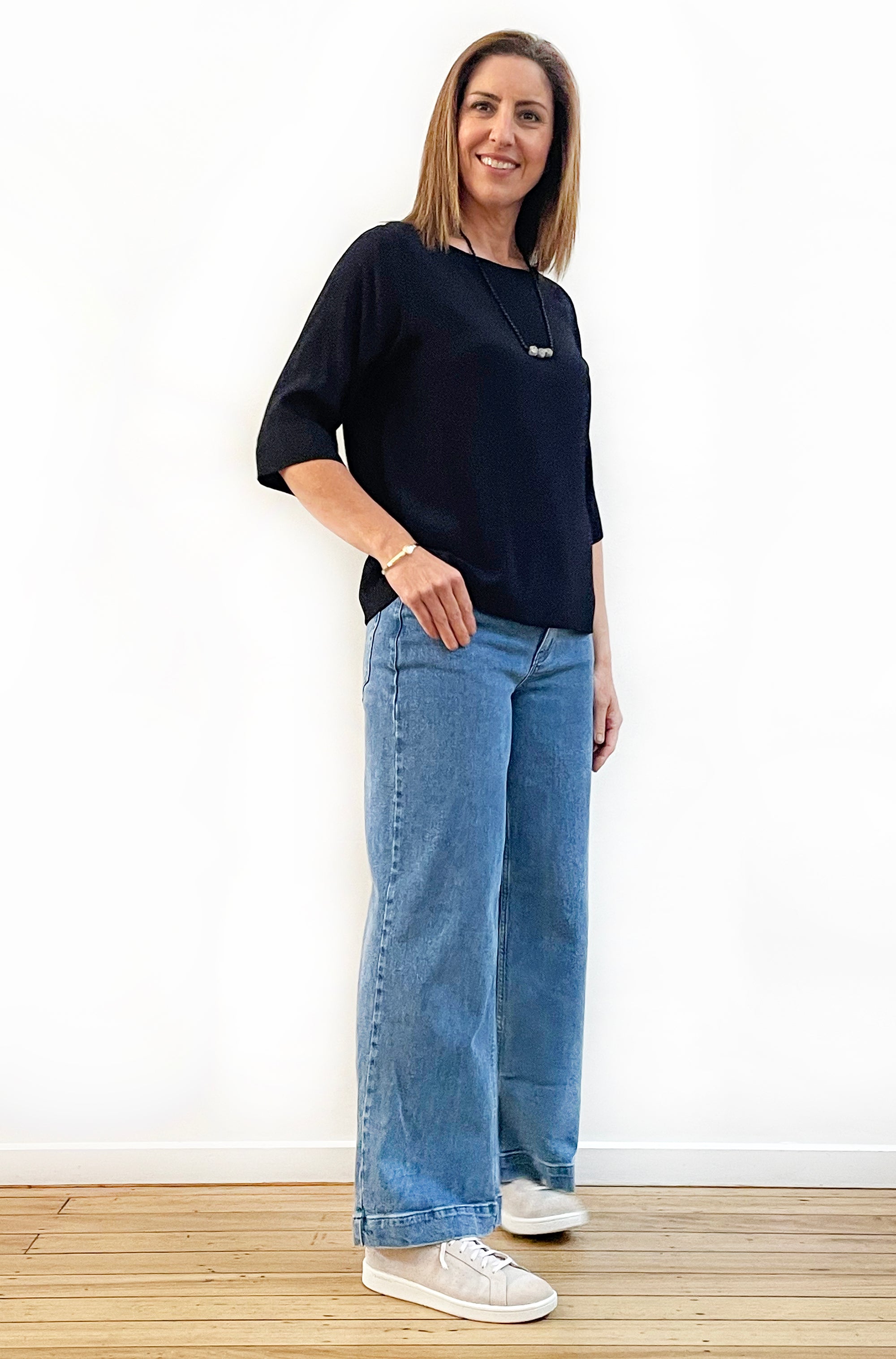 VISCOSE FITTED SLEEVE TOP BLACK