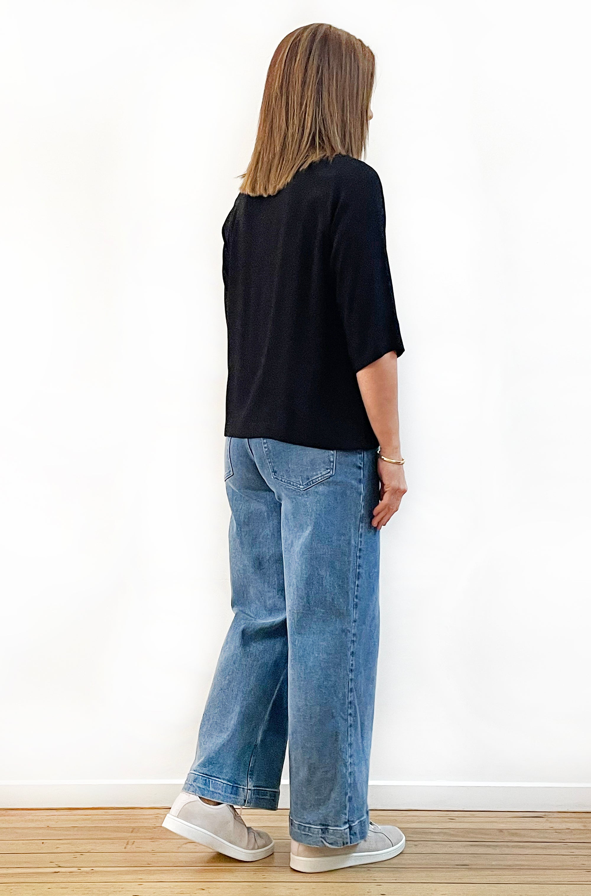VISCOSE FITTED SLEEVE TOP BLACK