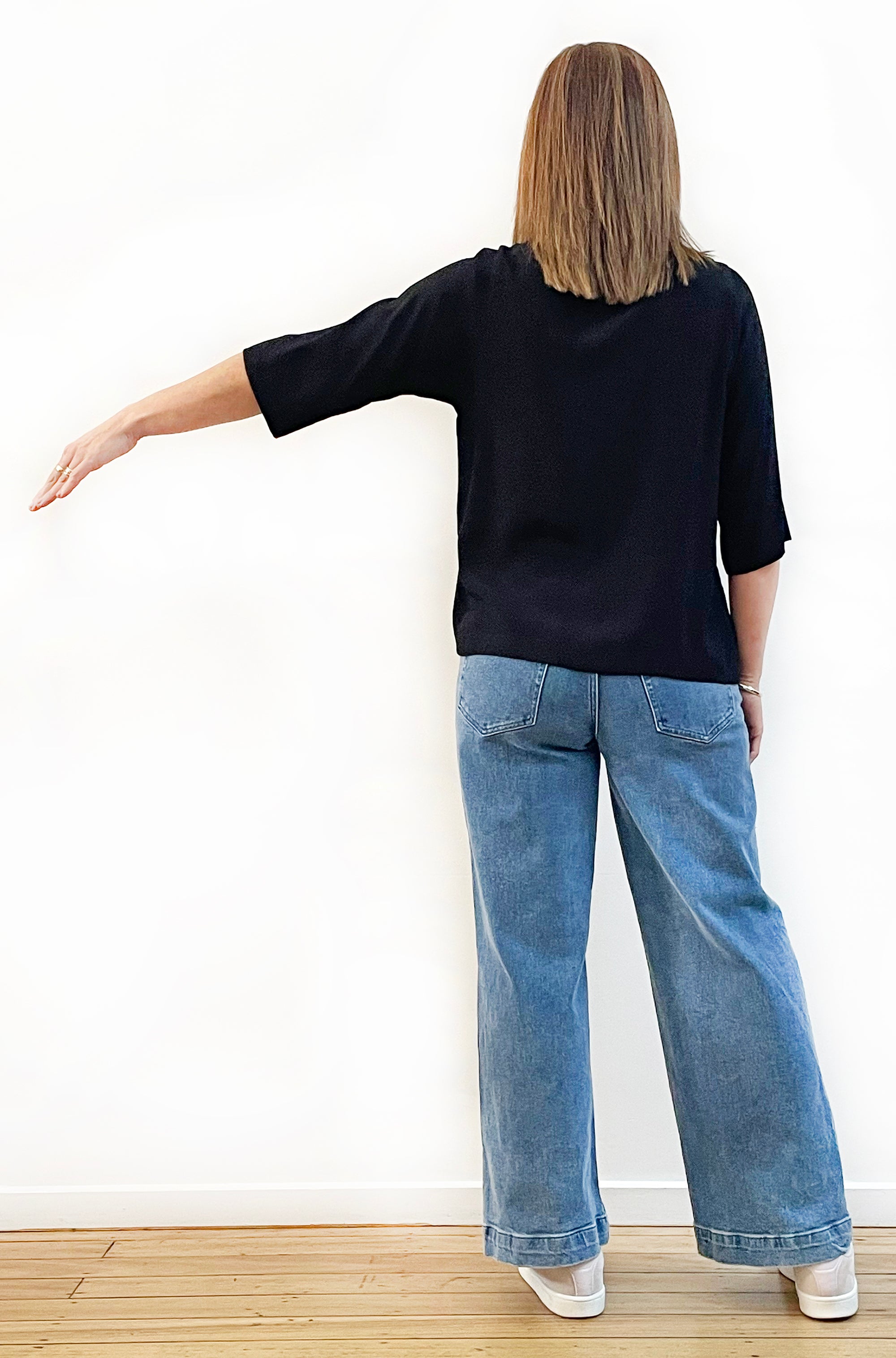 VISCOSE FITTED SLEEVE TOP BLACK