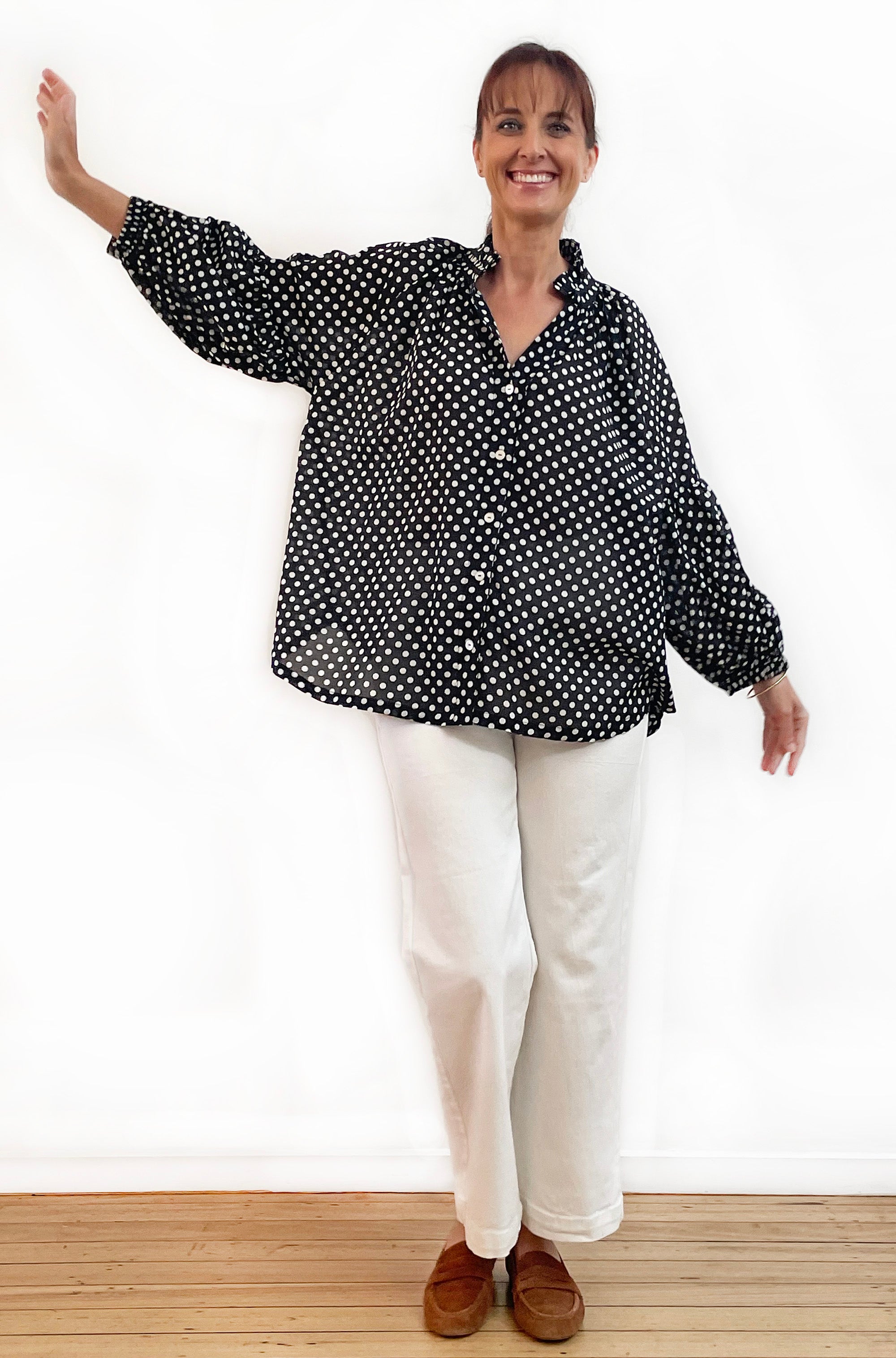 COTTON FRILL NECK BALLOON SLEEVE SHIRT SPOT