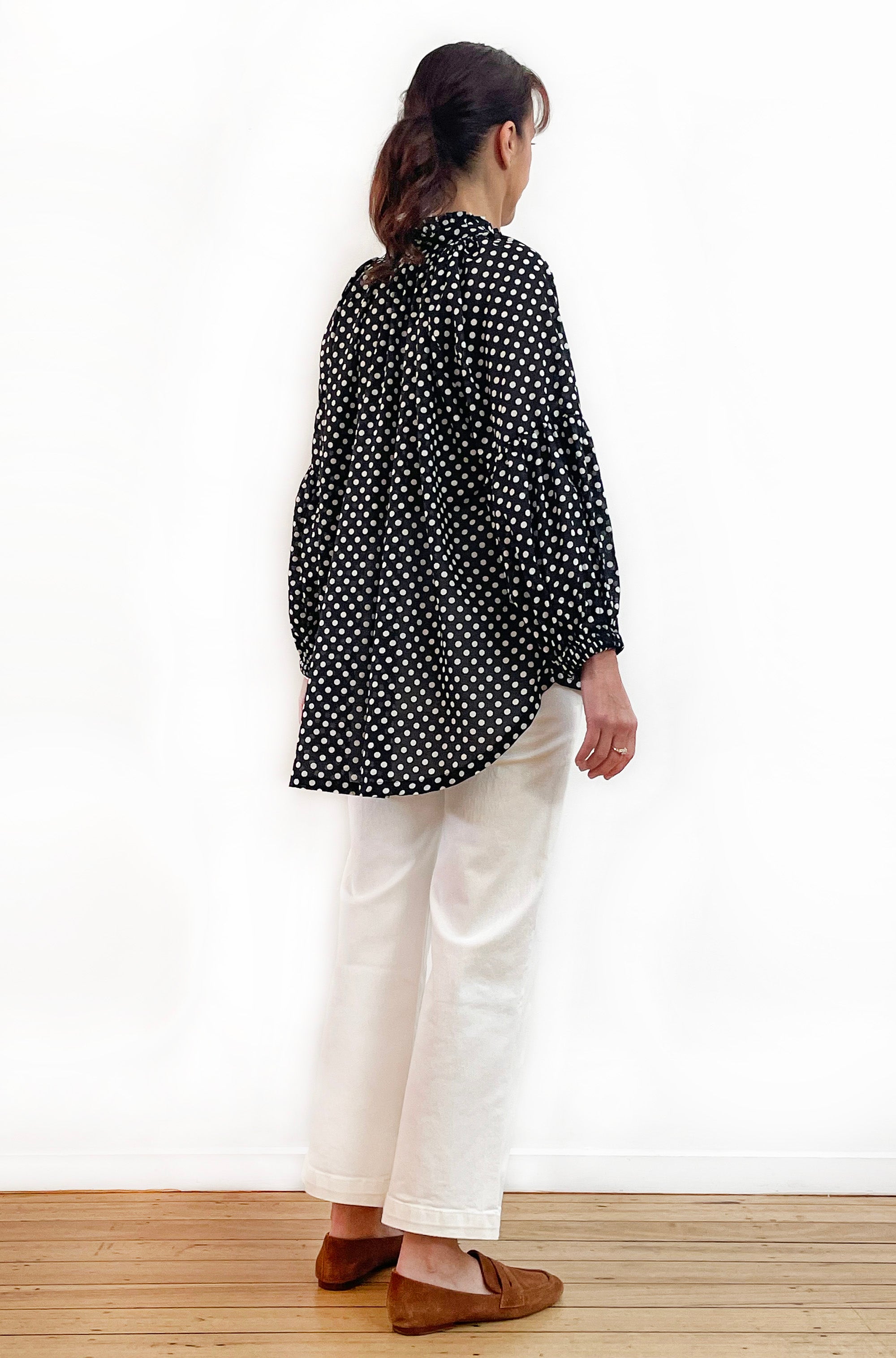 COTTON FRILL NECK BALLOON SLEEVE SHIRT SPOT