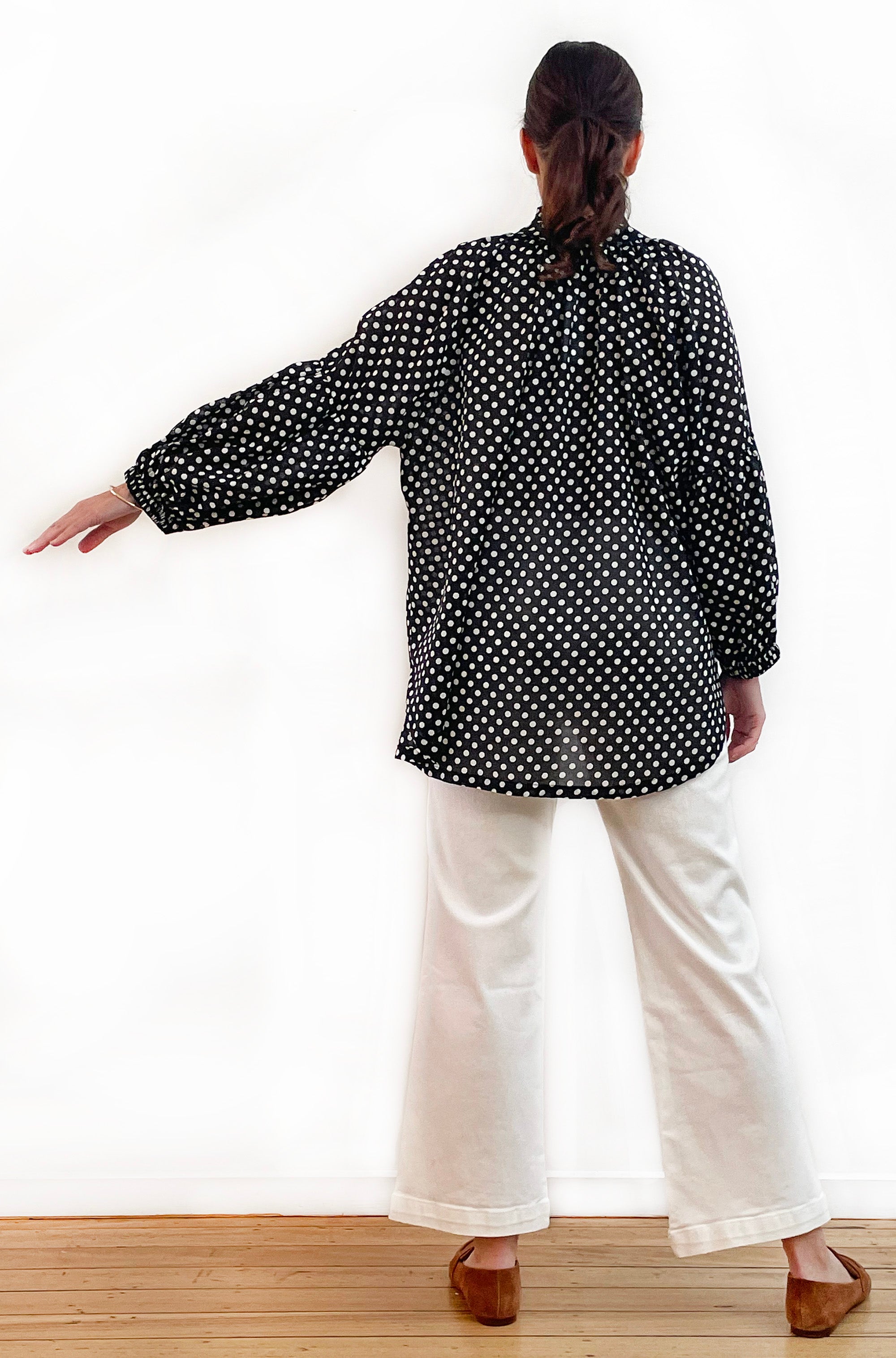 COTTON FRILL NECK BALLOON SLEEVE SHIRT SPOT