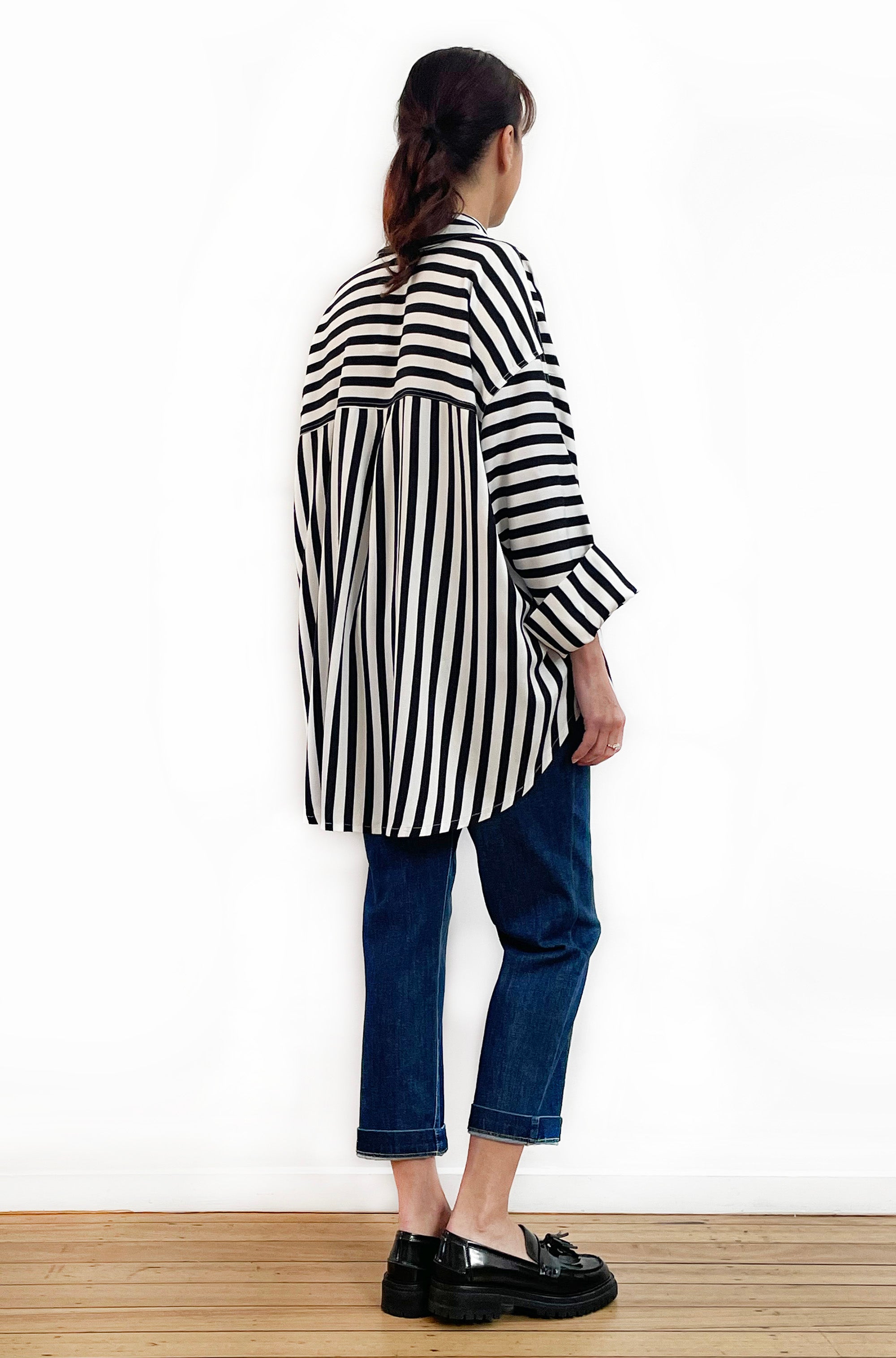 KIMONO SLEEVE SHIRT BLACK STRIPE