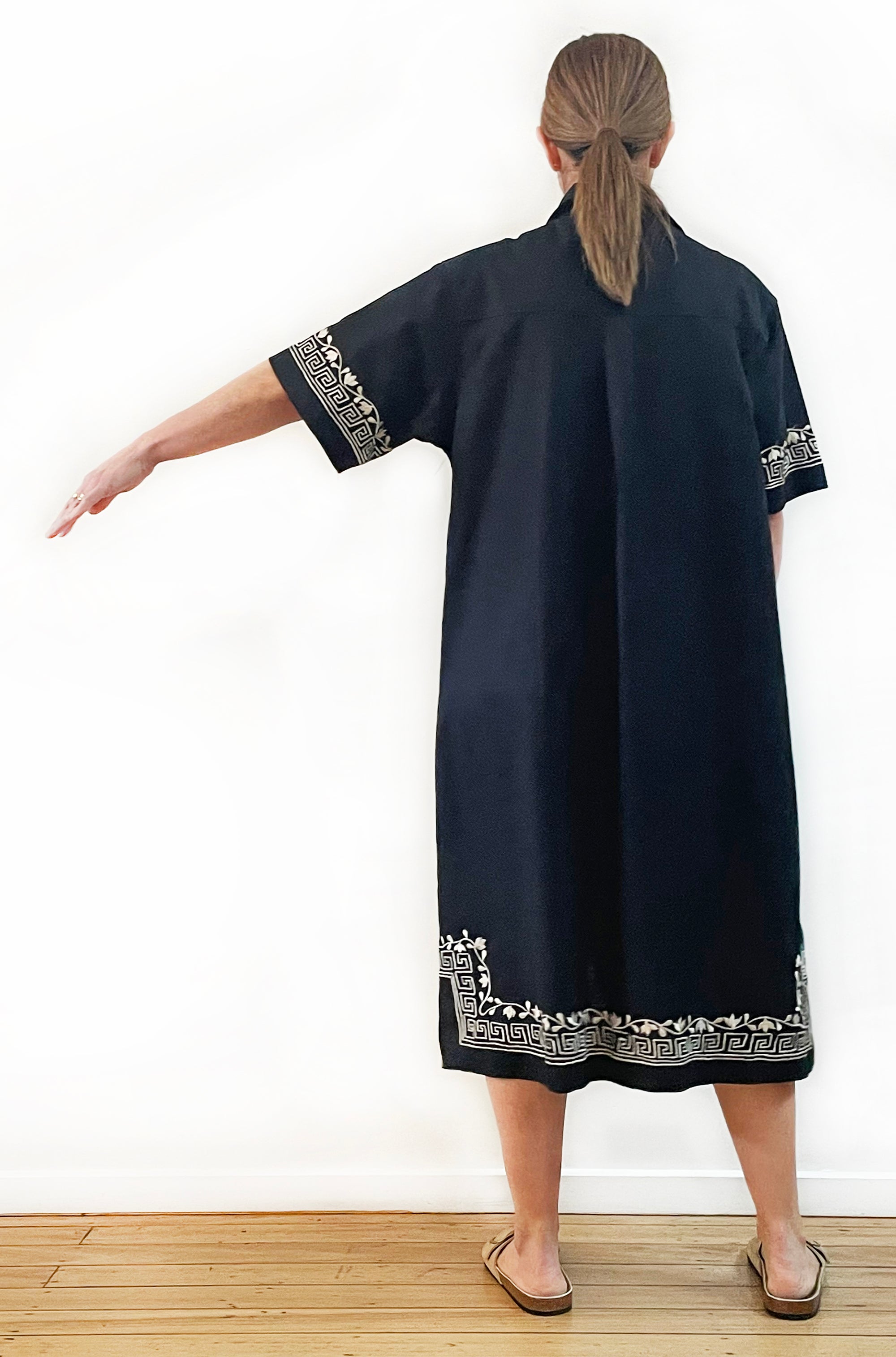 LINEN EMBROIDERED DRESS BLACK