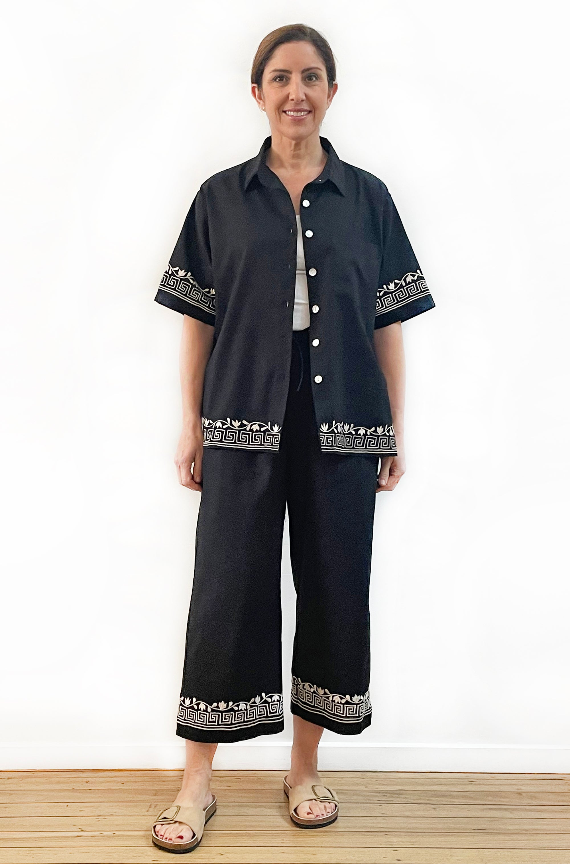LINEN EMBROIDERED SHORT SLEEVE SHIRT BLACK