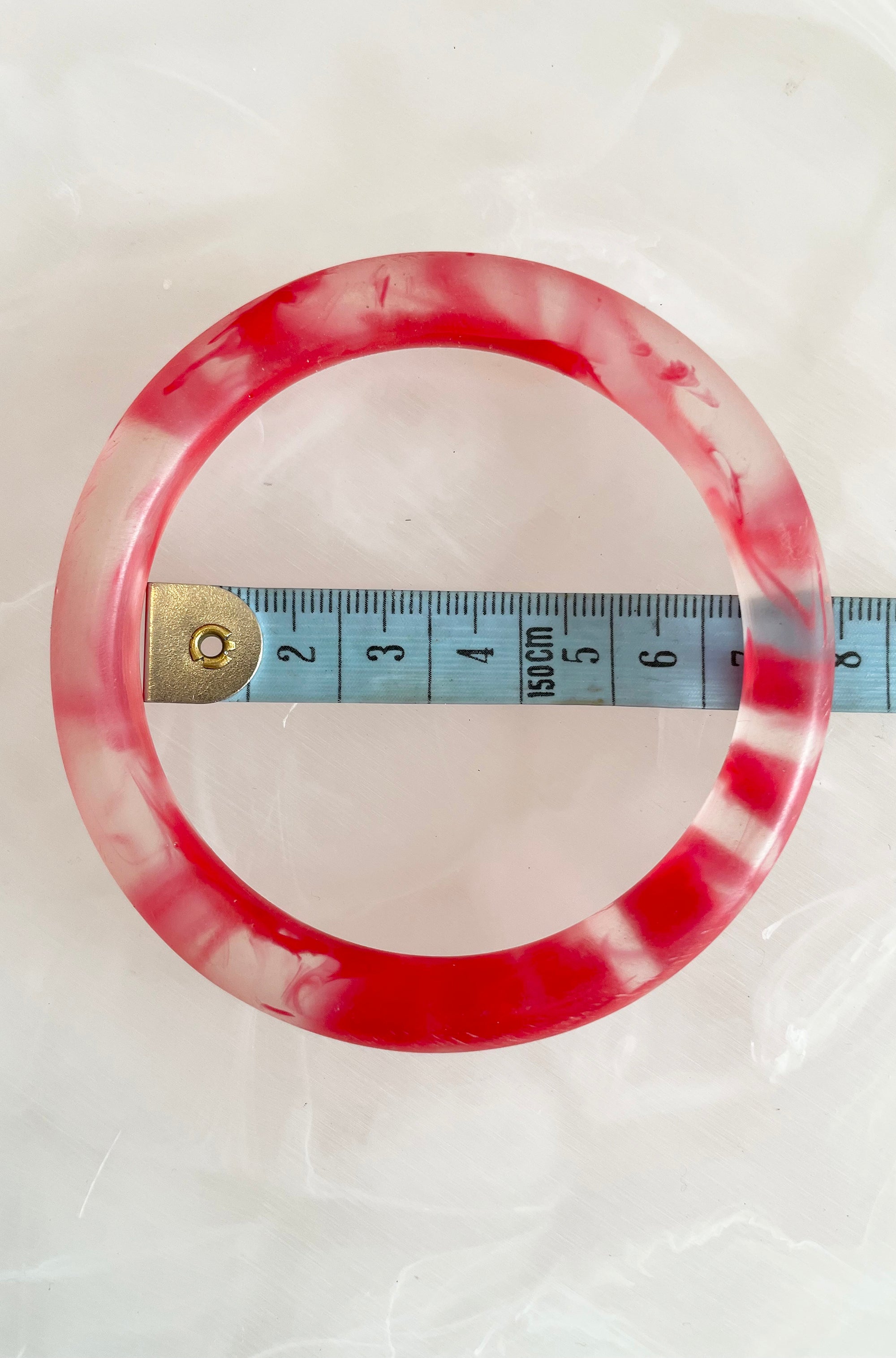 RESIN ROUND BANGLE CLEAR/RED