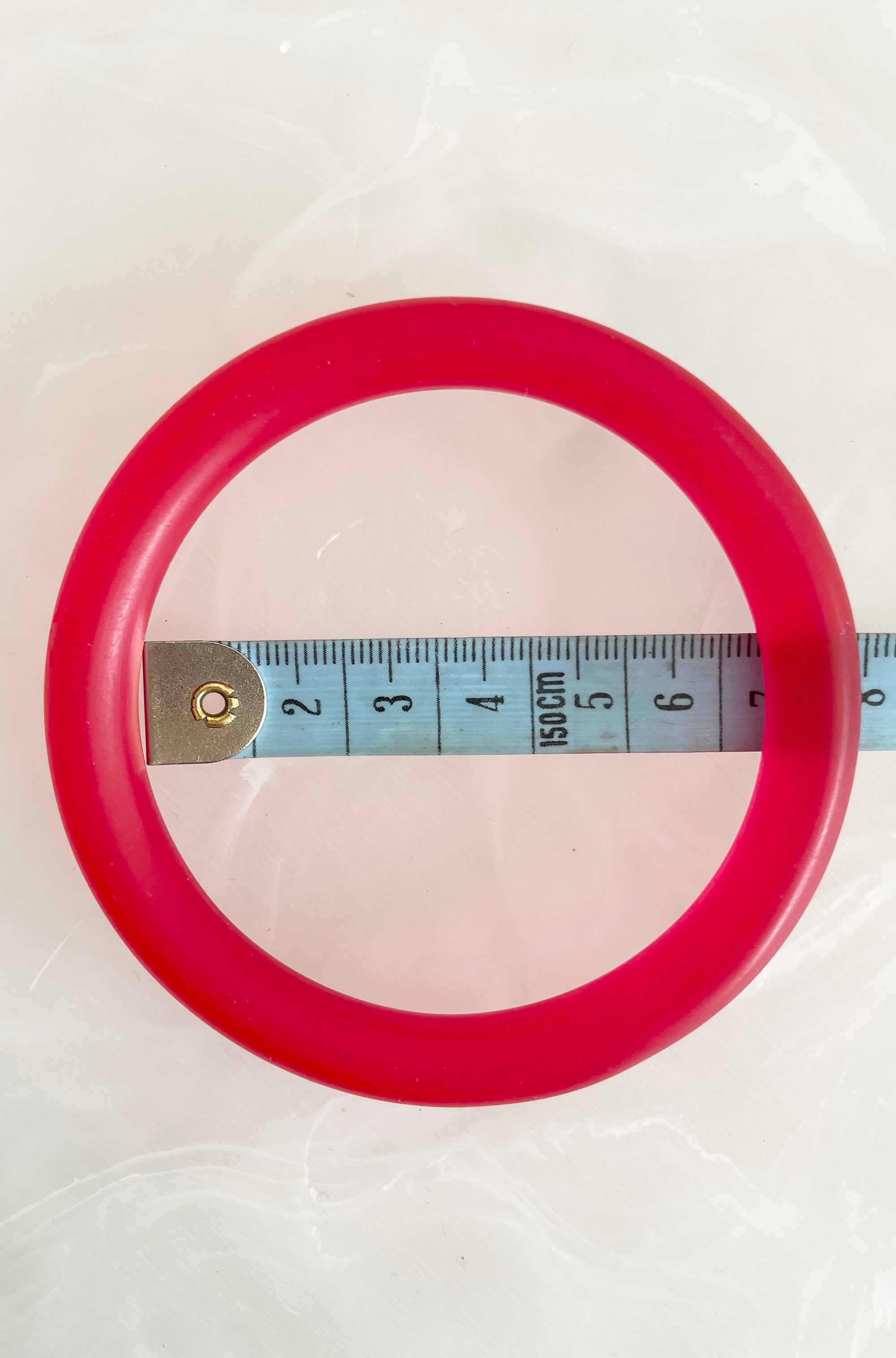RESIN ROUND BANGLE RED