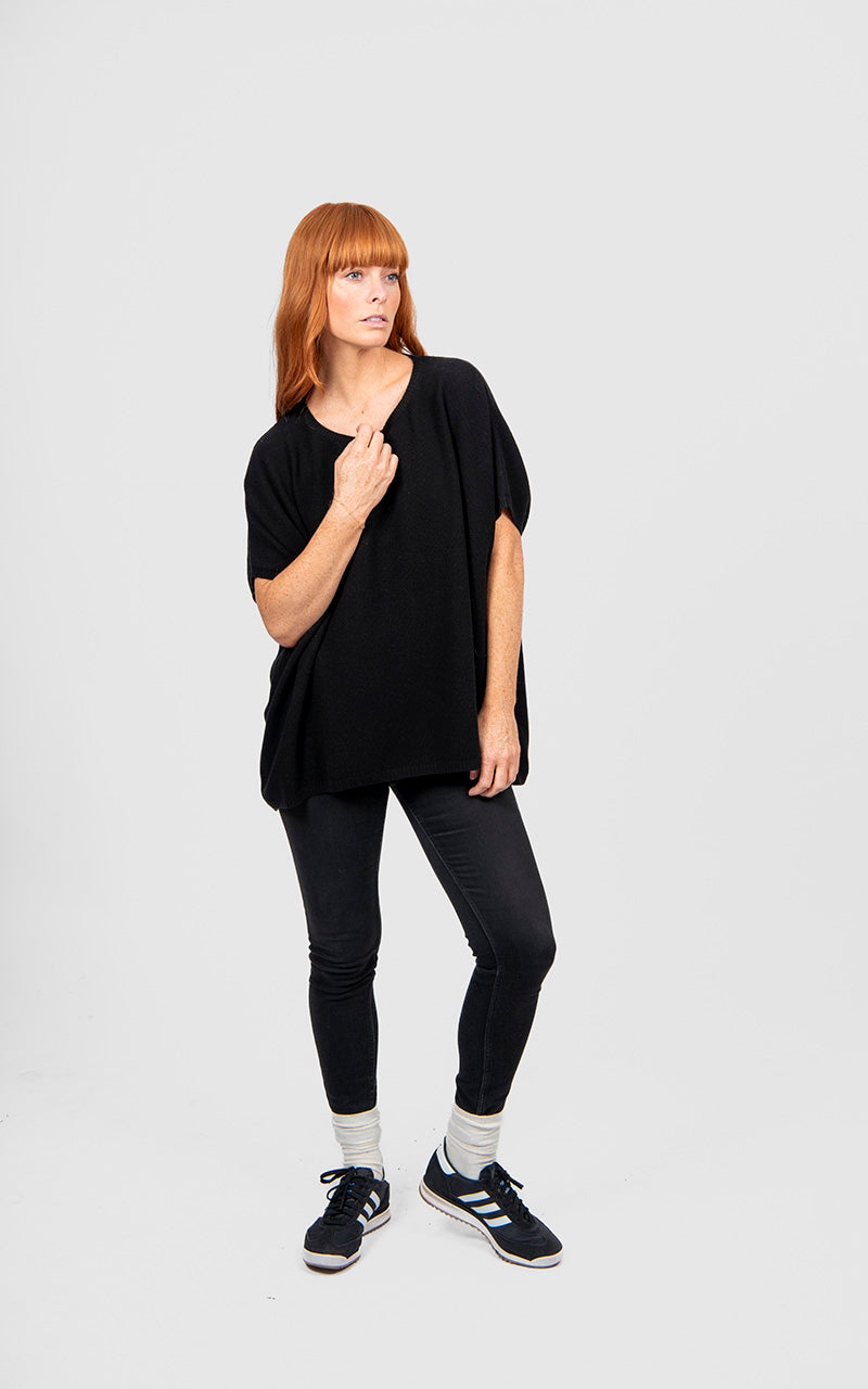 BRIDGE & LORD MERINO CASHMERE SEED STITCH PONCHO BLACK