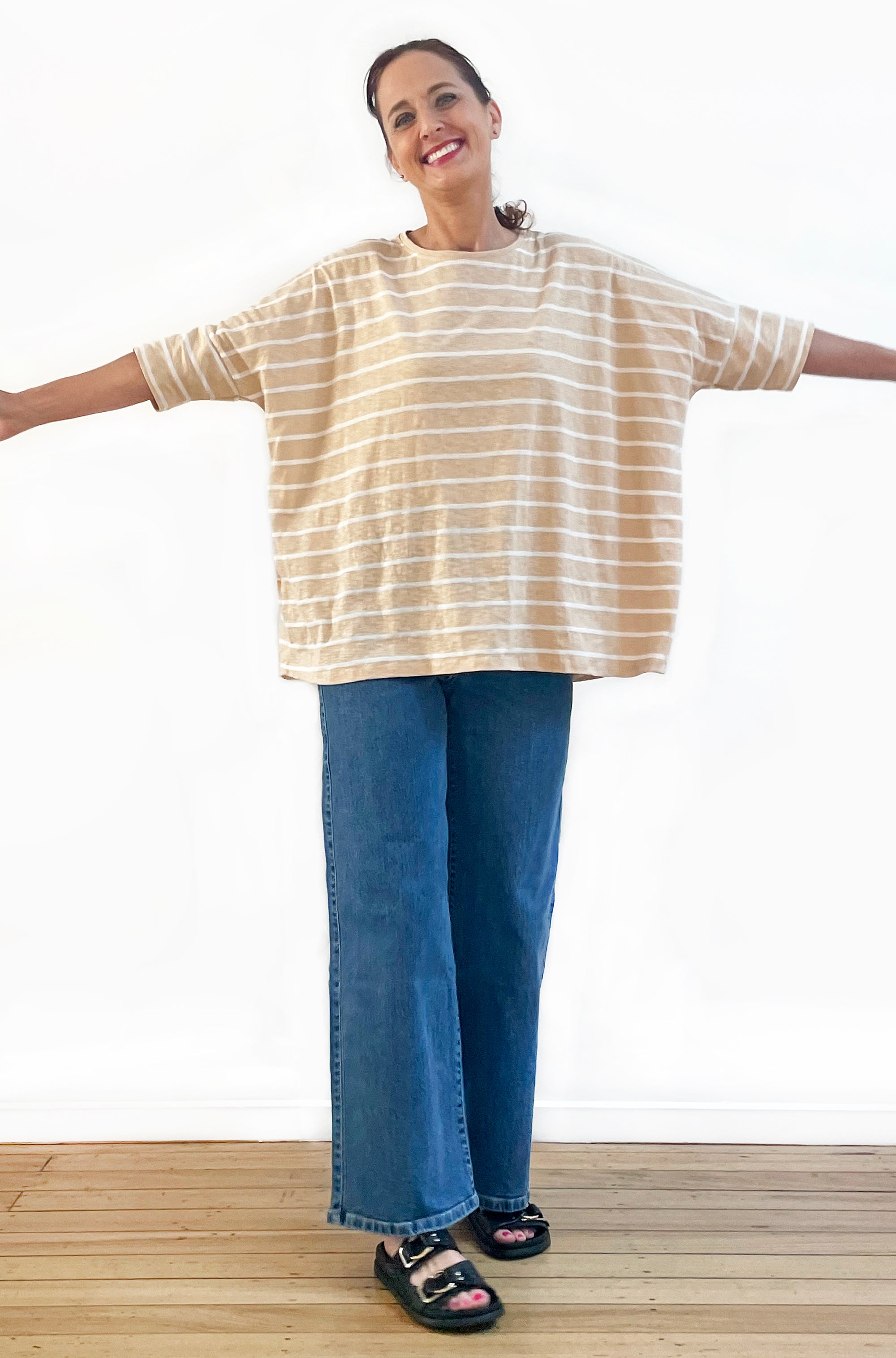 COTTON SHORT SLEEVE CURVED HEM BOX TOP WHEAT STRIPE