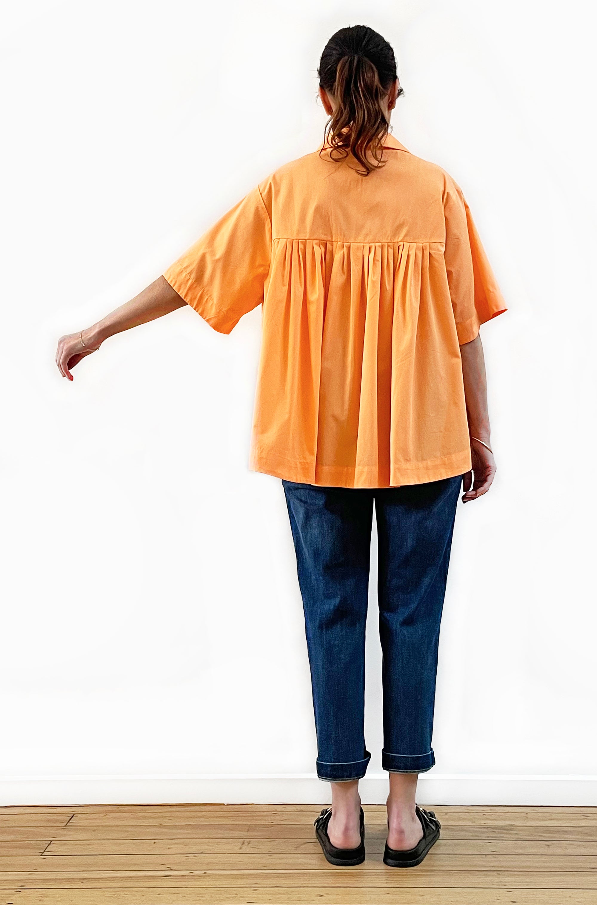 COTTON GATHERED BACK SWING SHIRT ORANGE FIZZ