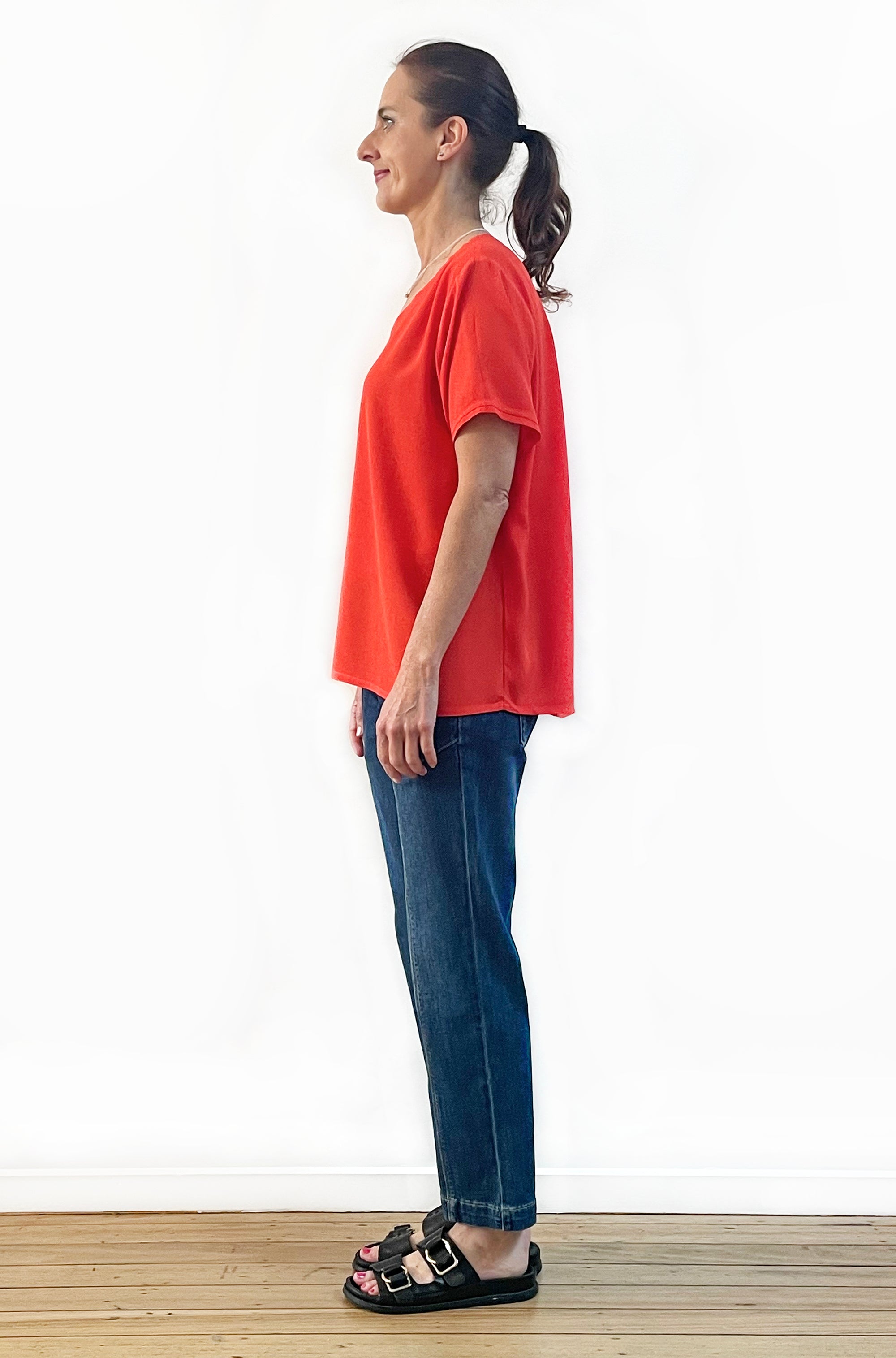 VISCOSE SHORT SLEEVE V-NECK TOP FLAME