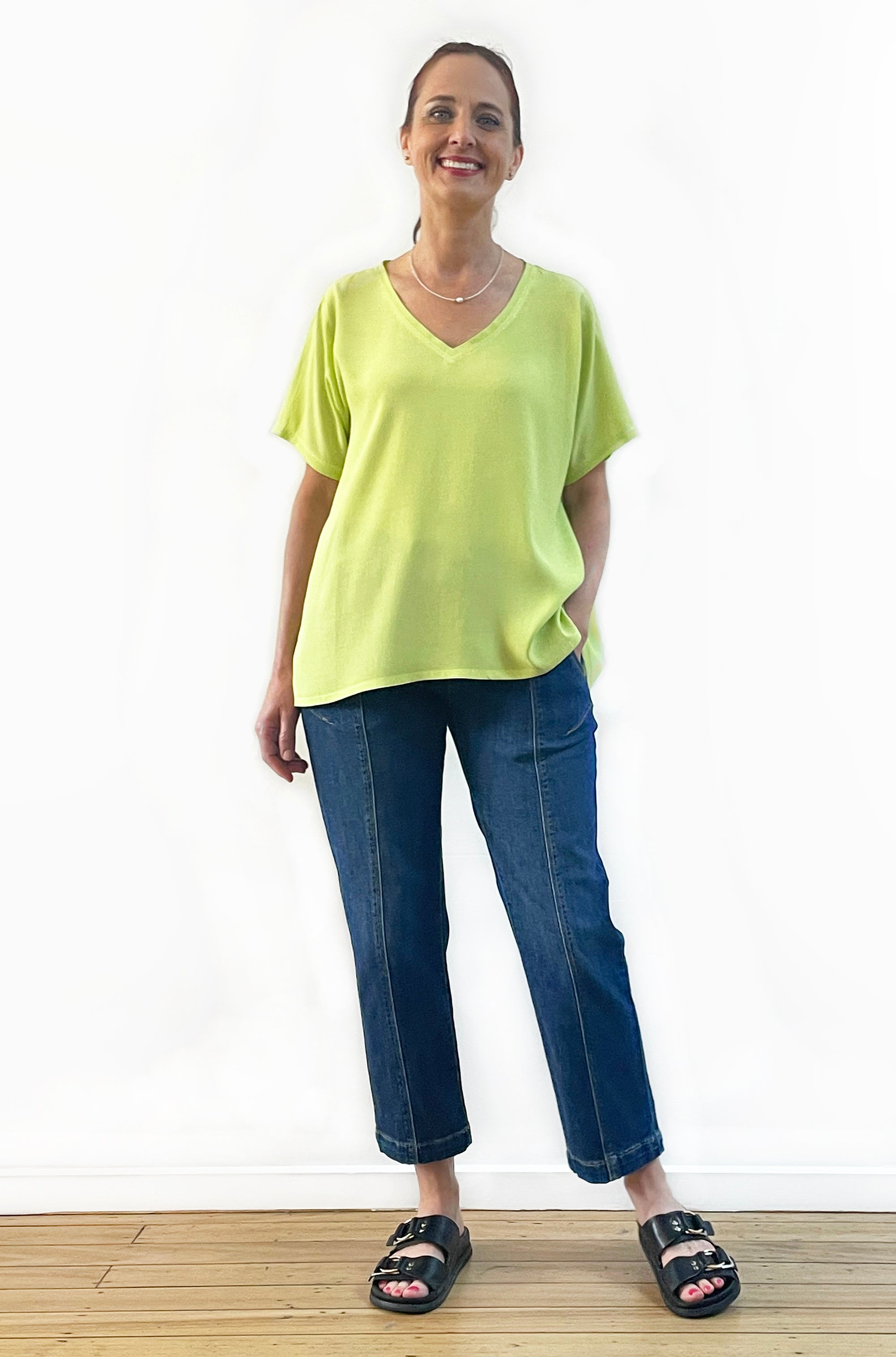 VISCOSE SHORT SLEEVE V-NECK TOP LIME