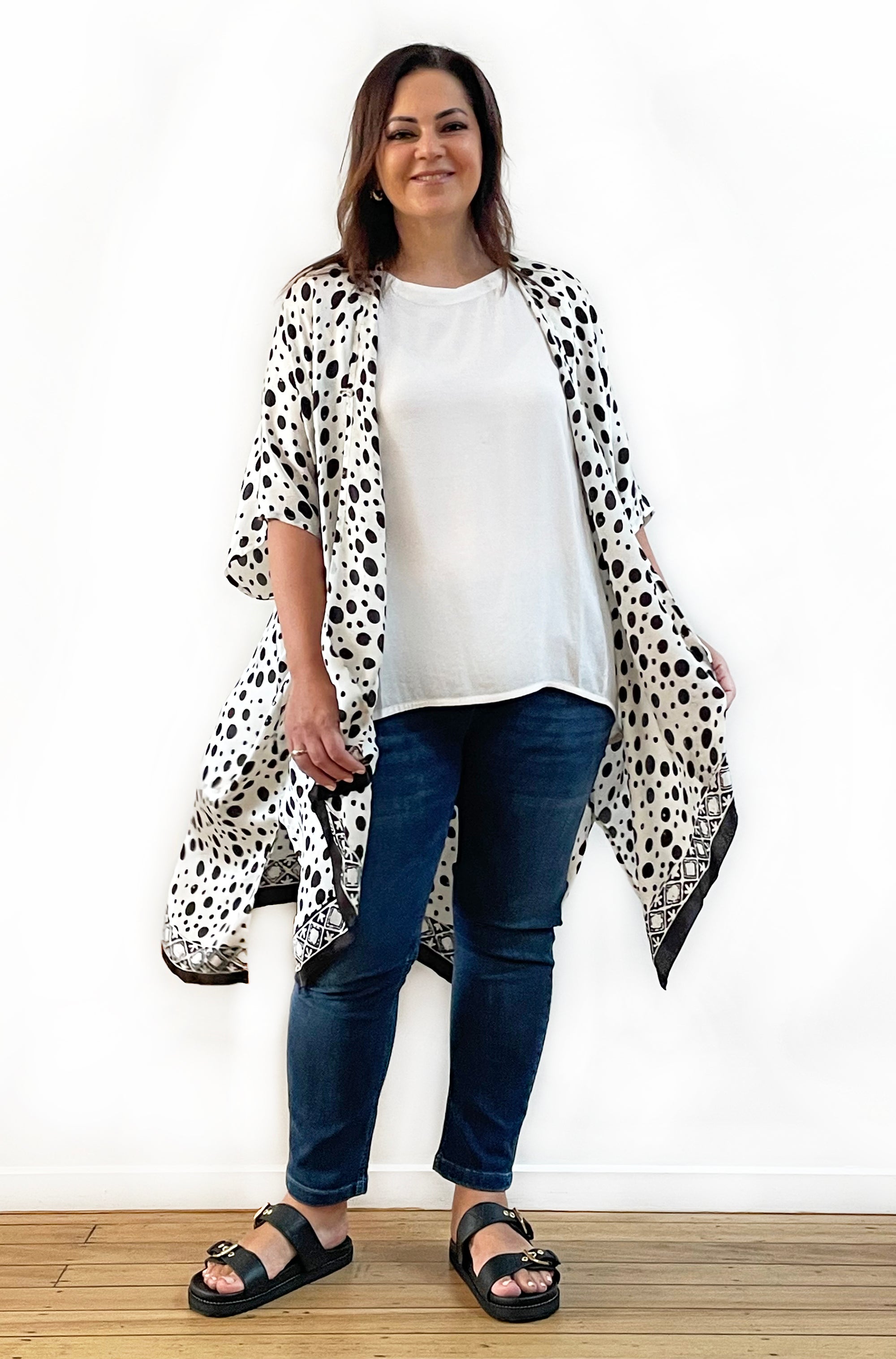 SILK KIMONO IN BLACK AND IVORY SPOT PRINT