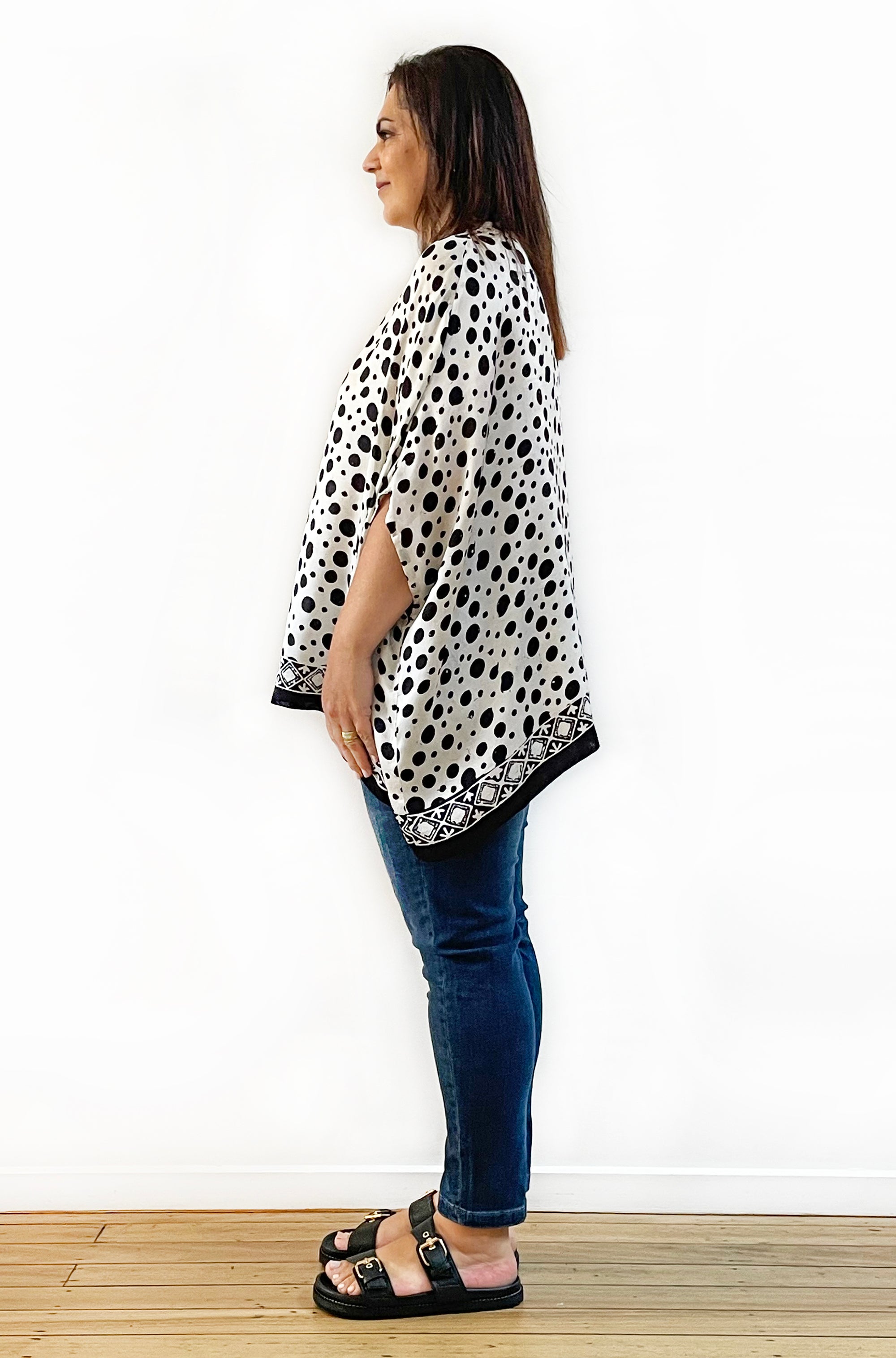 SILK PONCHO IN BLACK AND IVORY SPOT PRINT