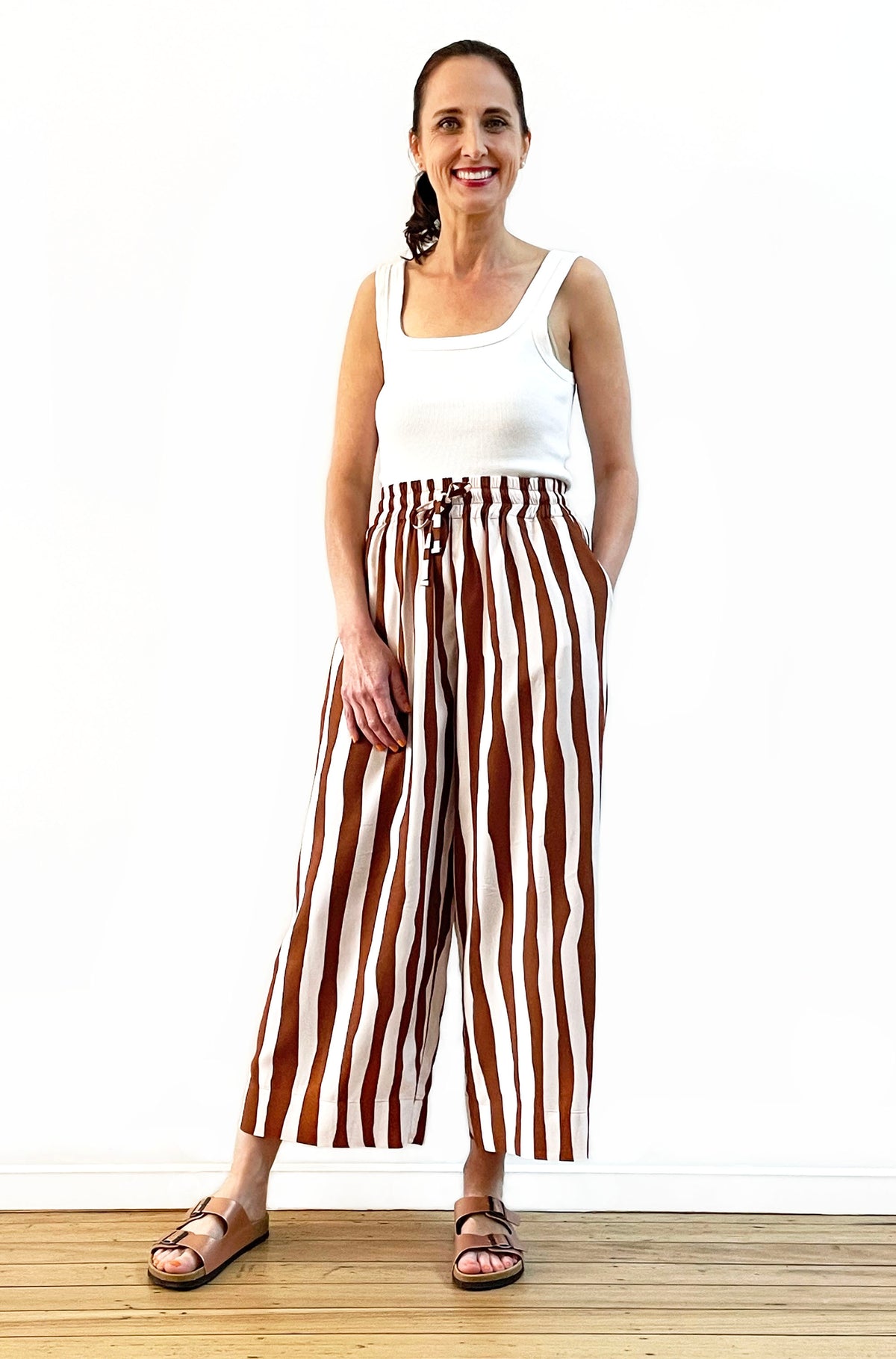 STRIPE PRINT CROPPED WIDE LEG PANT CHESNUT