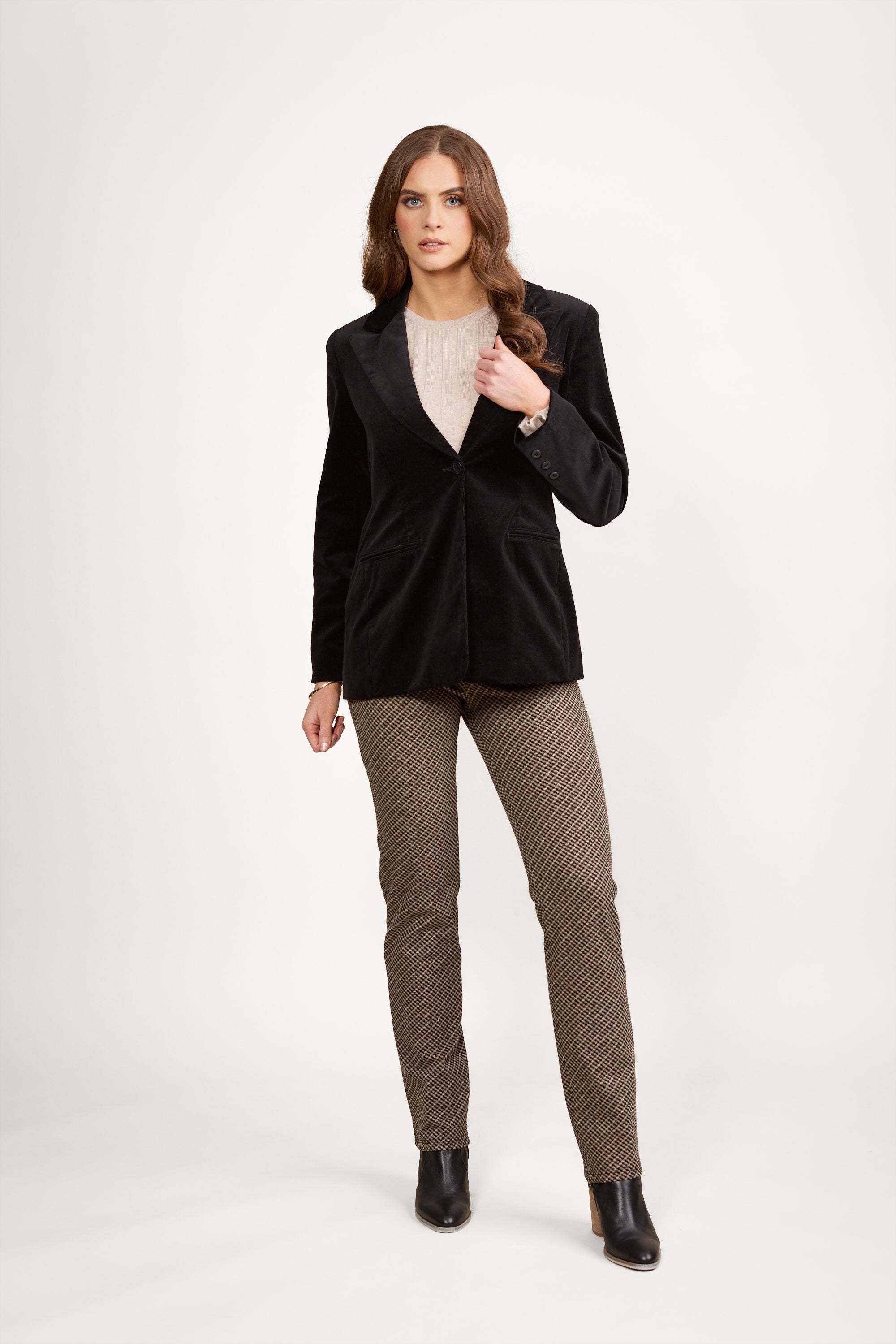 VASSALLI SHAPED PINWALE CORD BLAZER BLACK