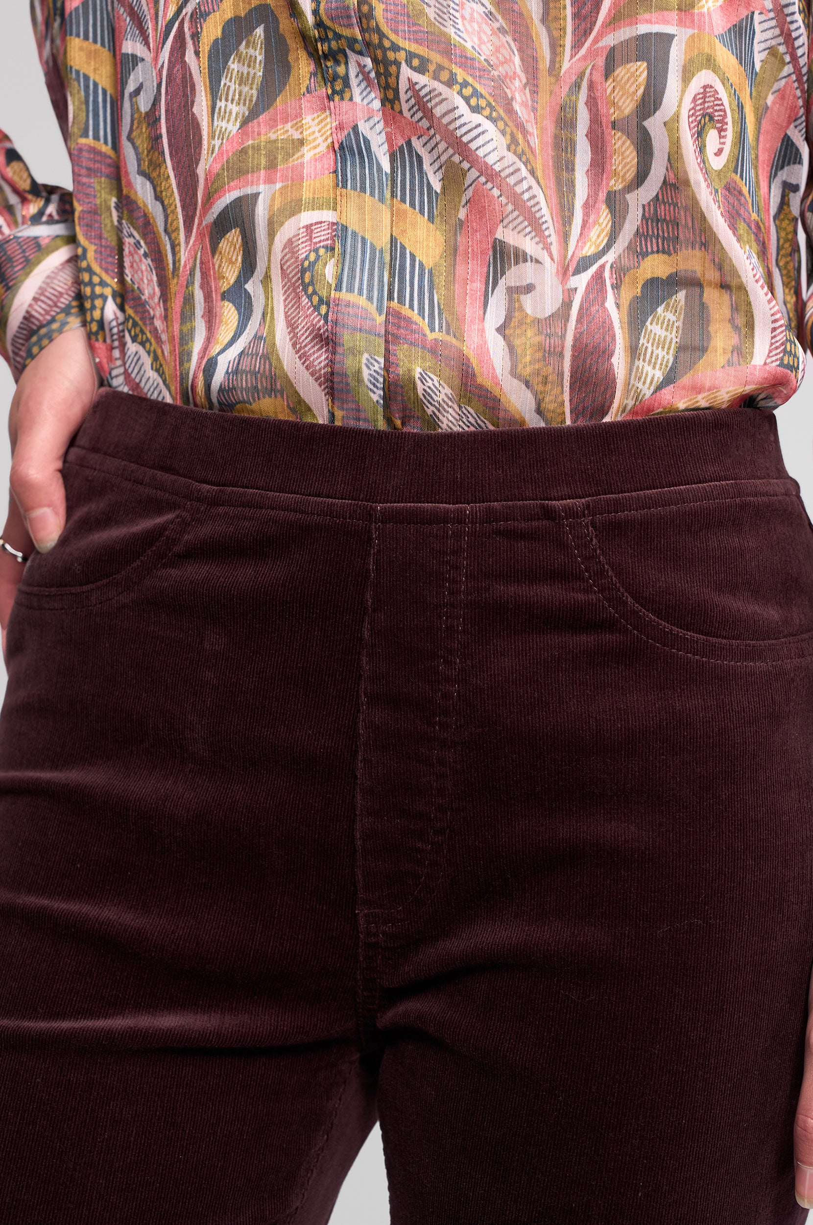 VASSALLI BAY SLIM LEG CORD PULL ON PANT MERLOT