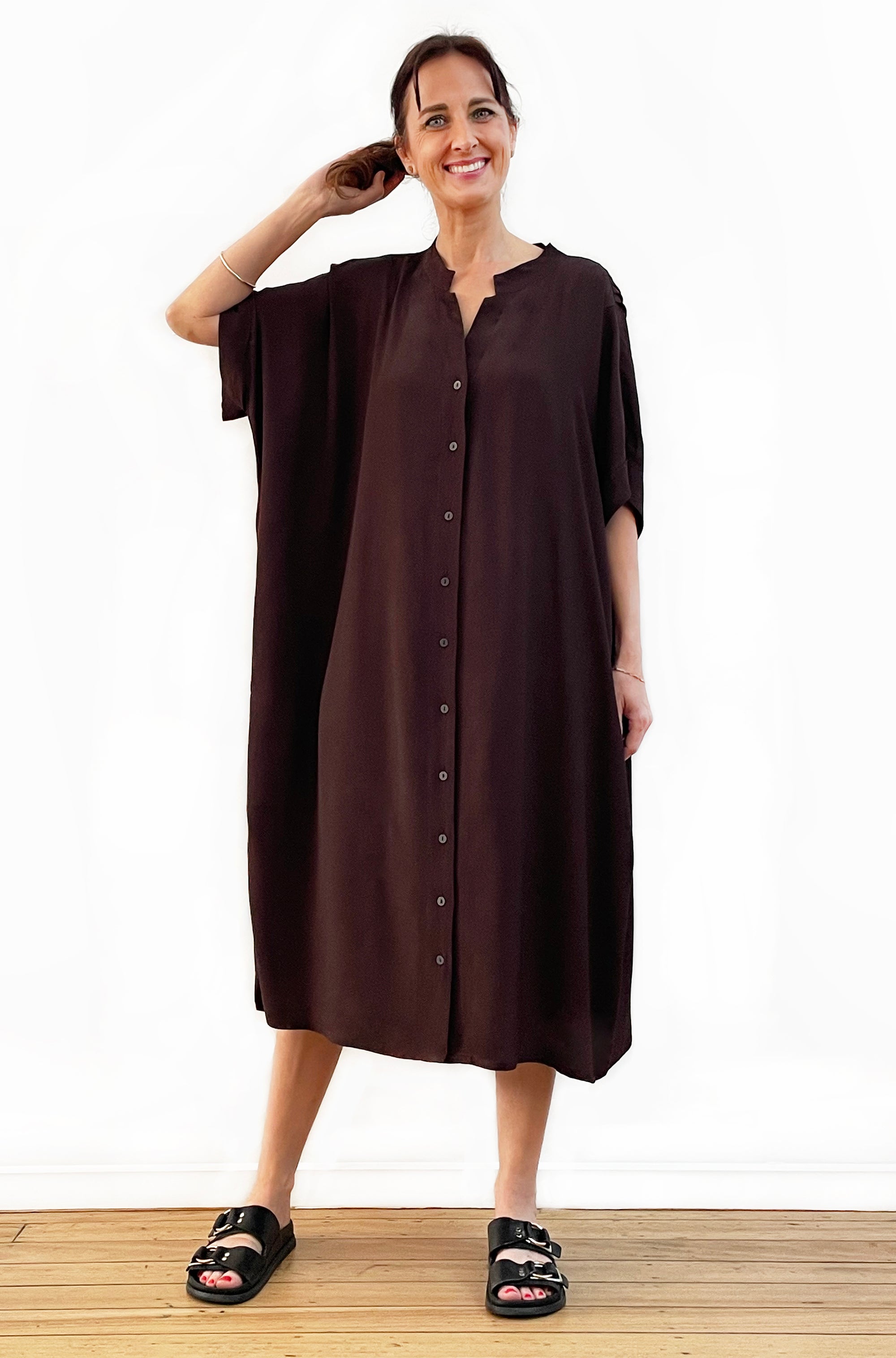 VISCOSE PLEAT BACK DRESS CHOCOLATE