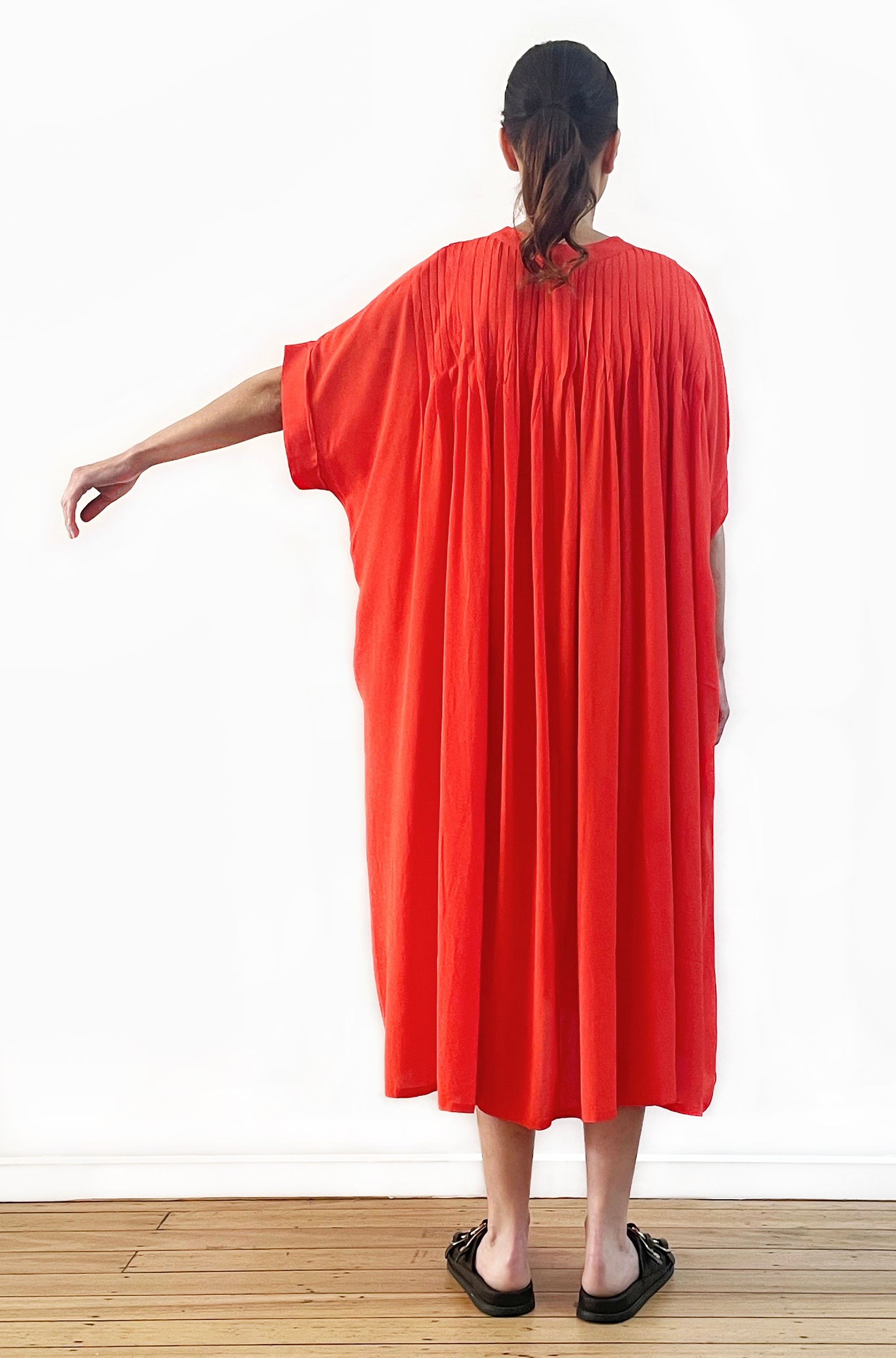 VISCOSE PLEAT BACK DRESS FLAME