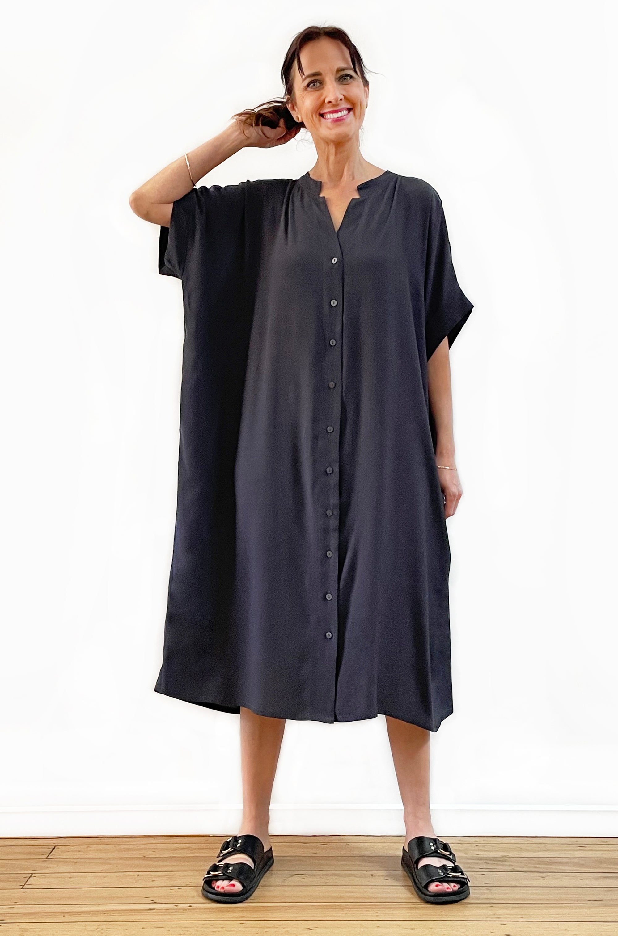 VISCOSE PLEAT BACK DRESS LEAD GREY