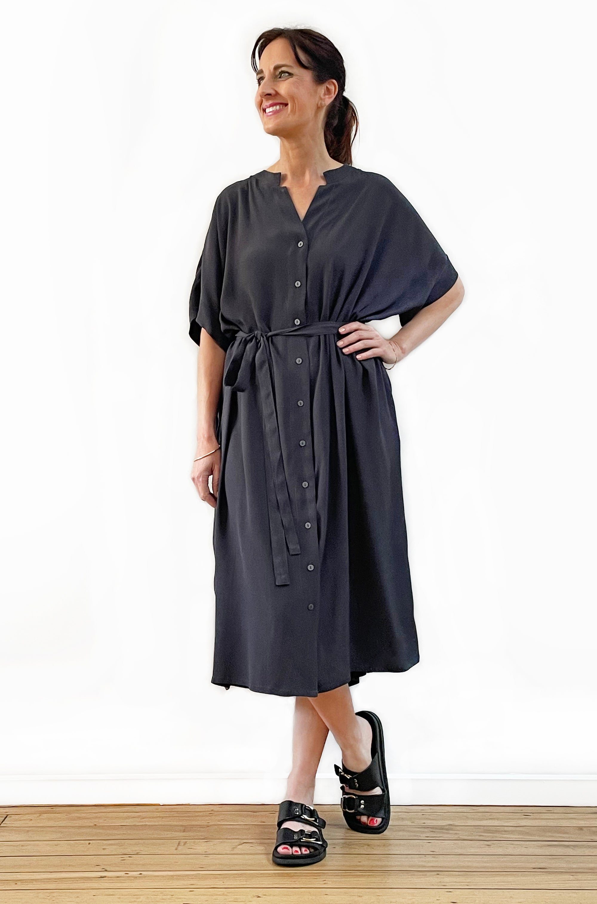 VISCOSE PLEAT BACK DRESS LEAD GREY