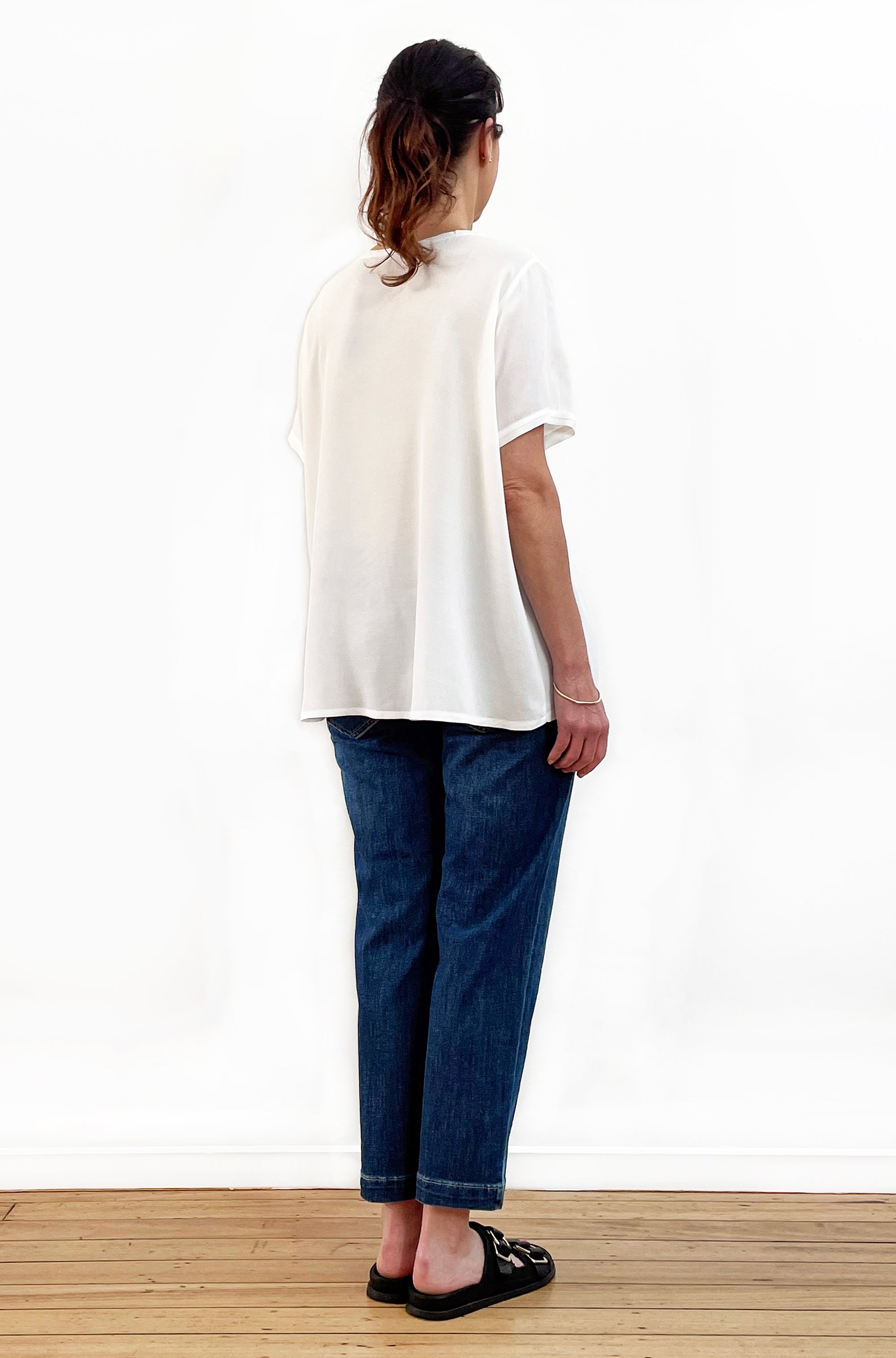 VISCOSE SHORT SLEEVE V-NECK TOP IVORY