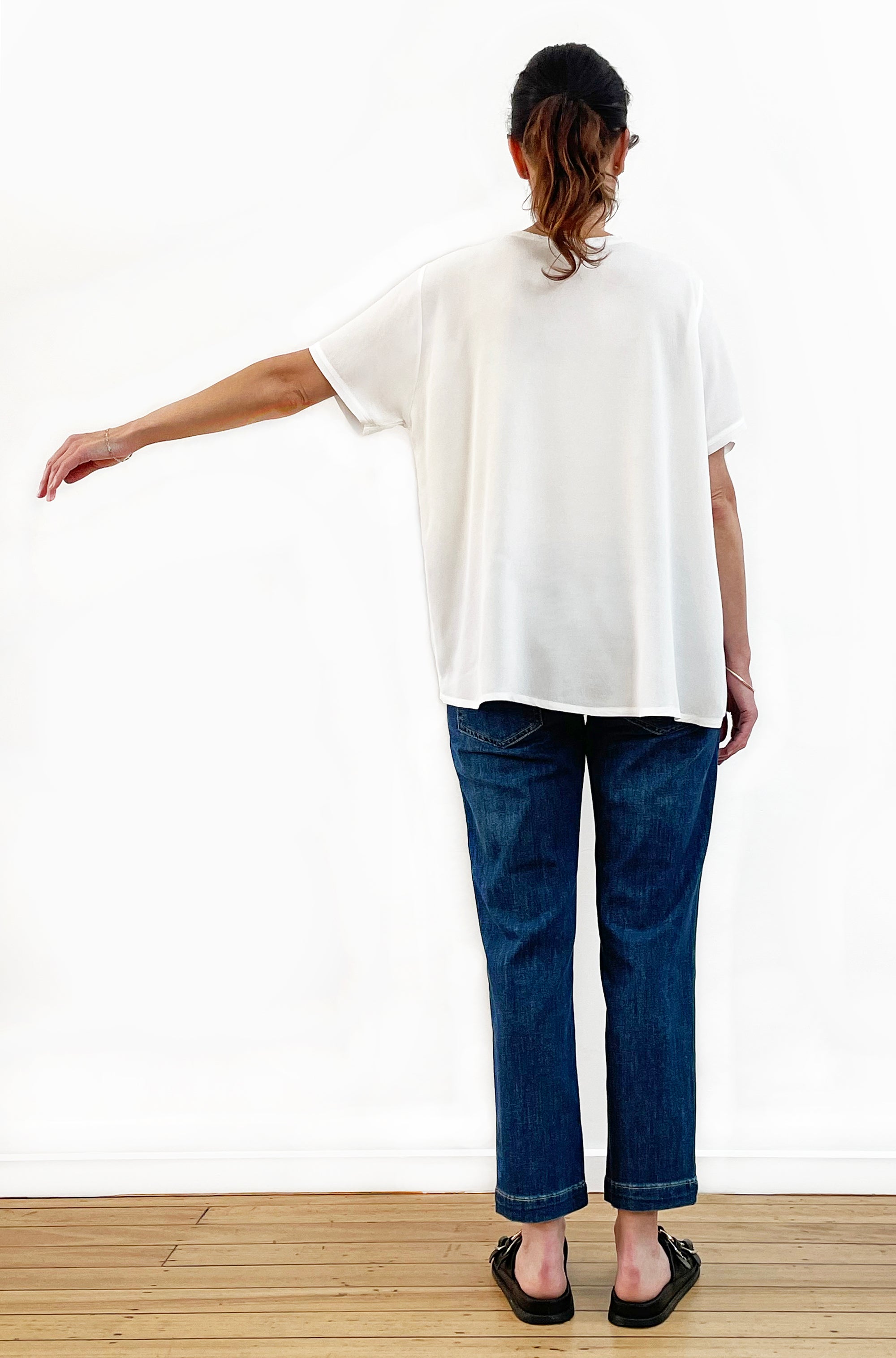VISCOSE SHORT SLEEVE V-NECK TOP IVORY