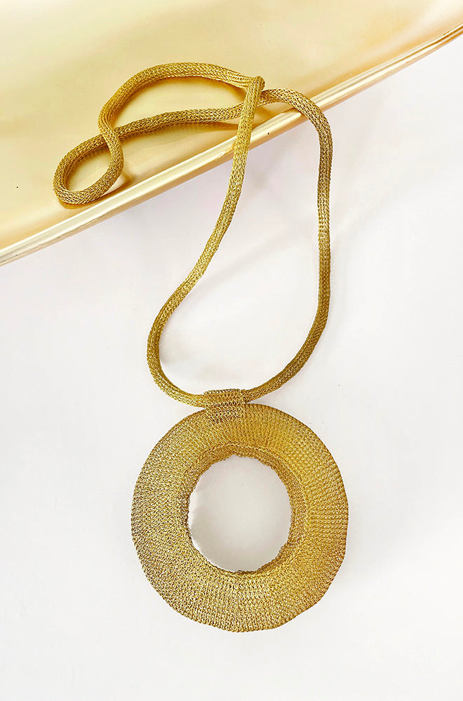 WIRE DONUT NECKLACE BRASS