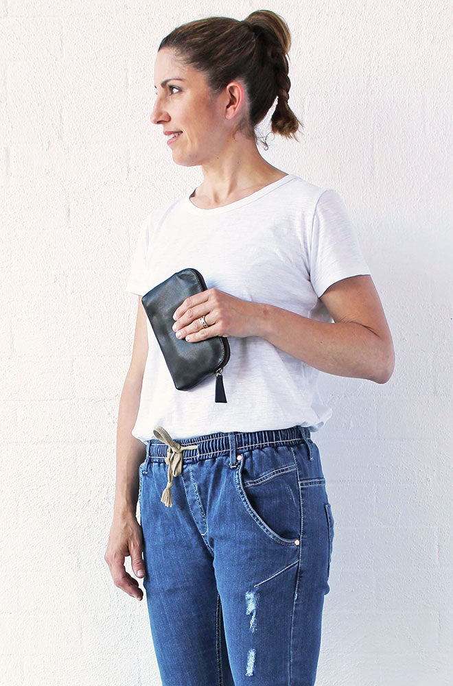 LEATHER JETSET PURSE