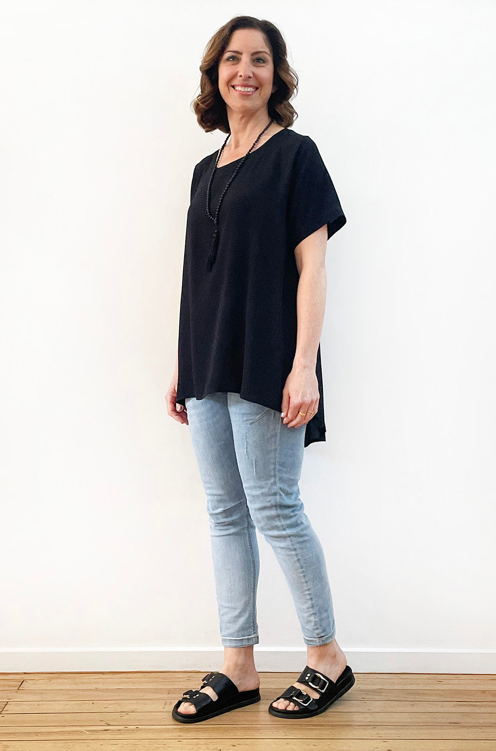 VISCOSE SHORT SLEEVE HI LO TOP BLACK