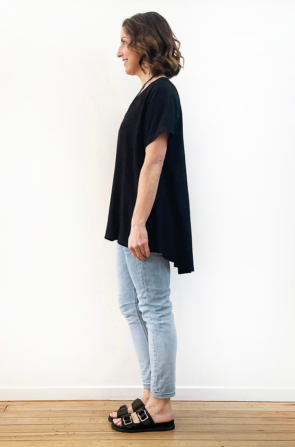 VISCOSE SHORT SLEEVE HI LO TOP BLACK