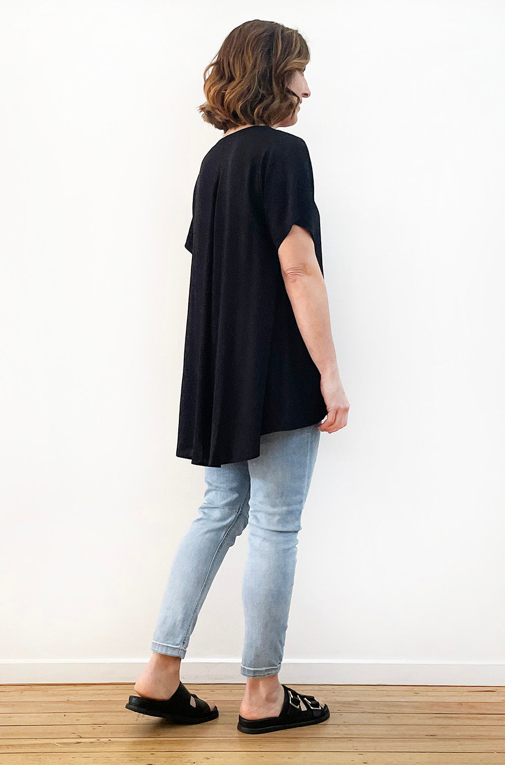 VISCOSE SHORT SLEEVE HI LO TOP BLACK
