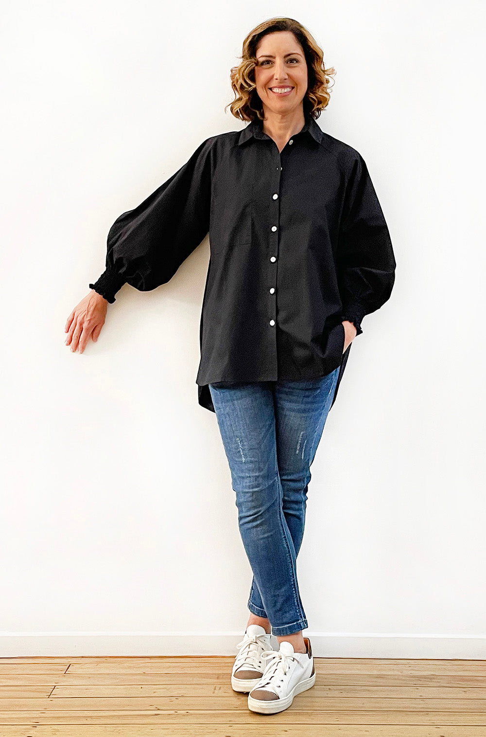 COTTON SHIRRED SLEEVE SHIRT BLACK