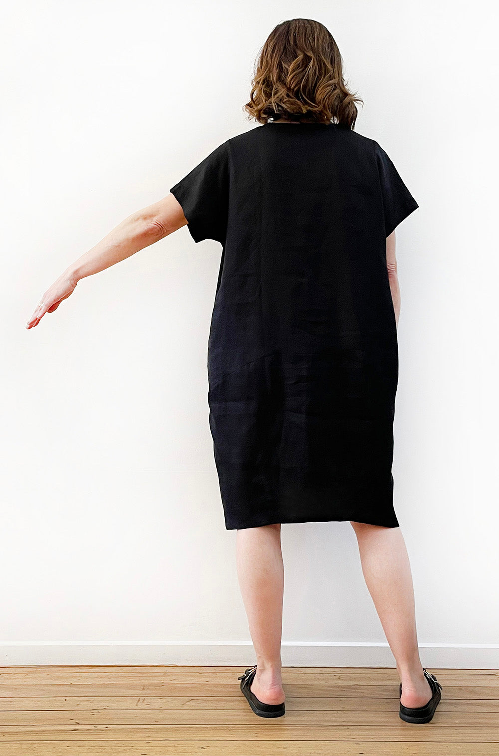 LINEN LANTERN DRESS BLACK