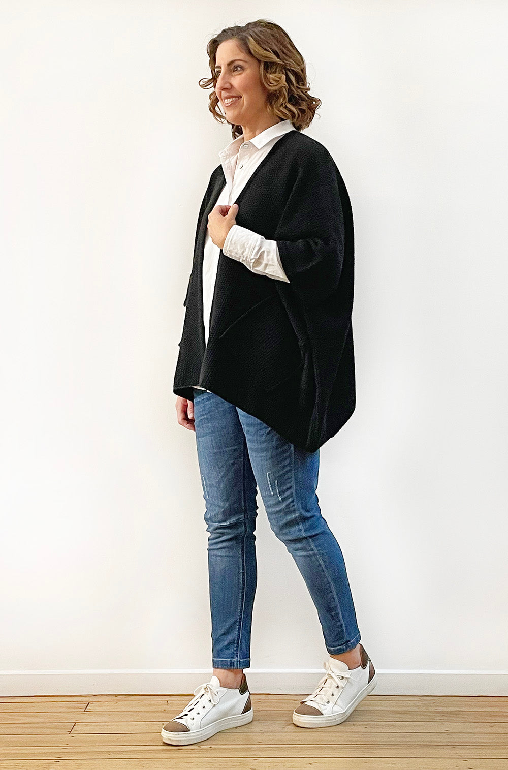 THE HOLIDAY CARDI BLACK