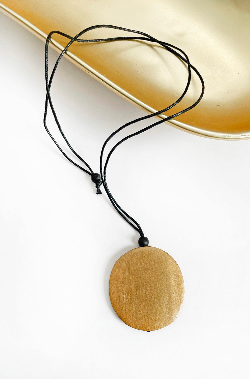 WOODEN DISC NECKLACE GOLD