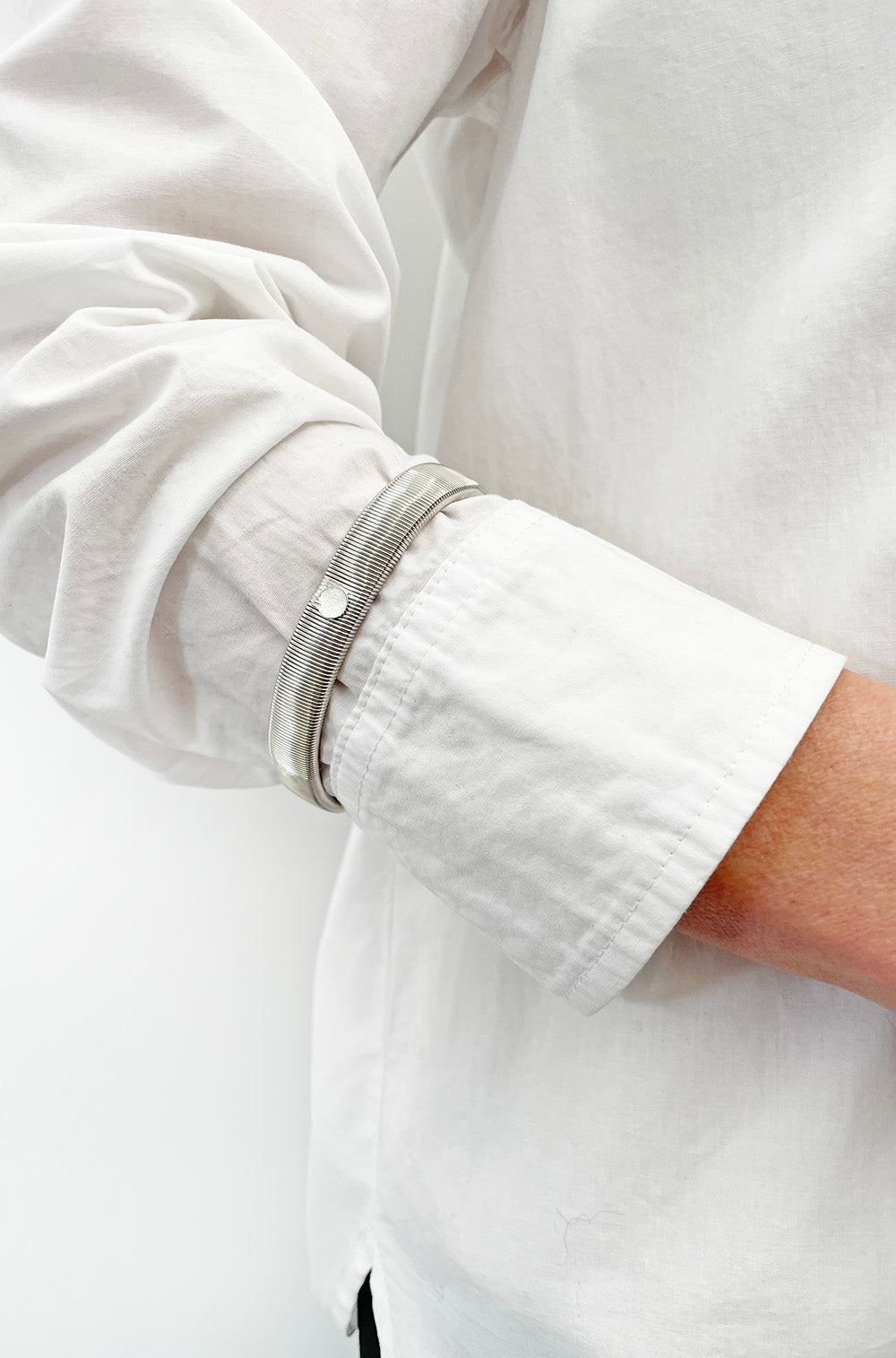 ELASTICATED ARMBANDS SILVER