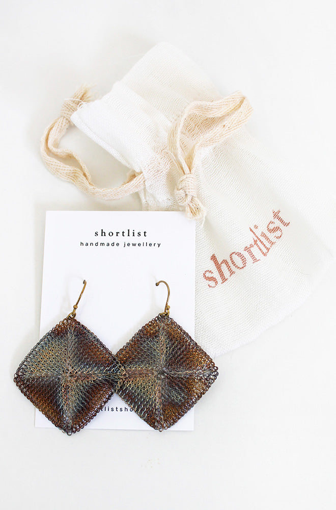 WIRE DIAMOND SHAPED NECKLACE OXIDISED