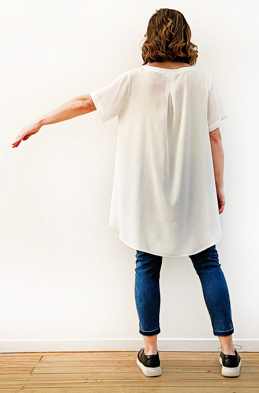 VISCOSE SHORT SLEEVE HI LO TOP IVORY